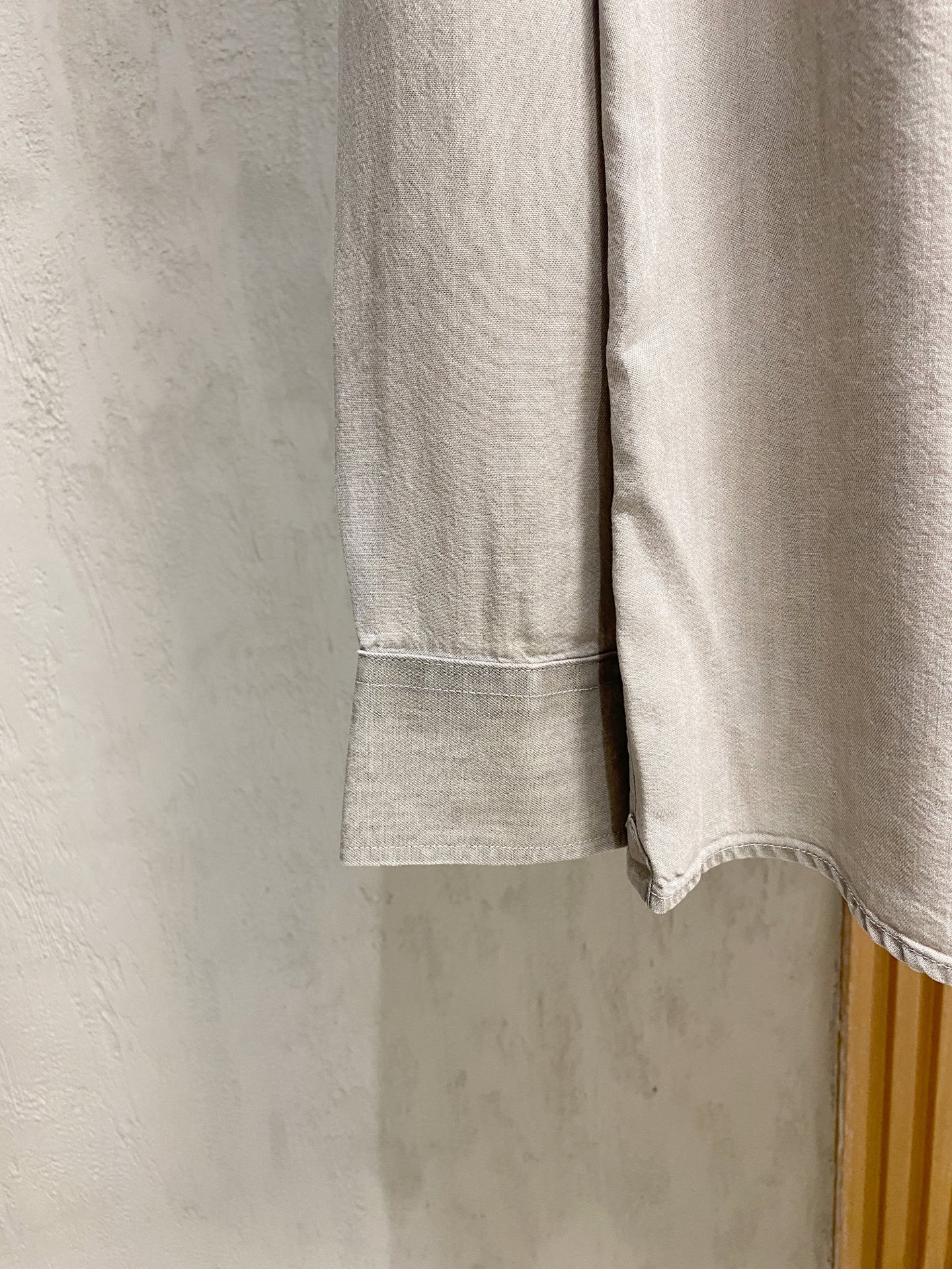 强势上新，新款不断！！！新款衬衫，高级面料高级做工，顶级品质！！！S一XXLS穿125左右m穿140左右