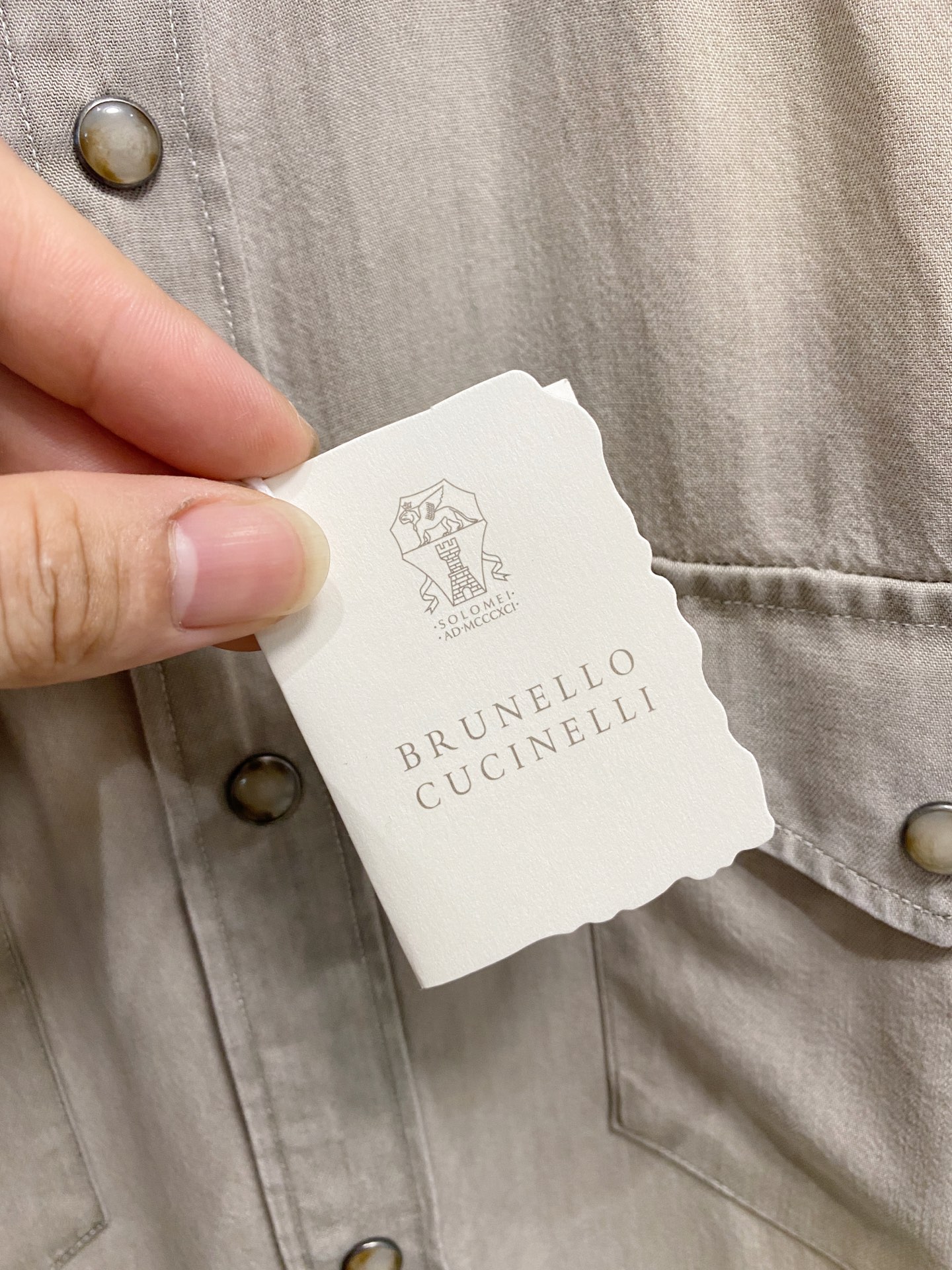 强势上新，新款不断！！！新款衬衫，高级面料高级做工，顶级品质！！！S一XXLS穿125左右m穿140左右