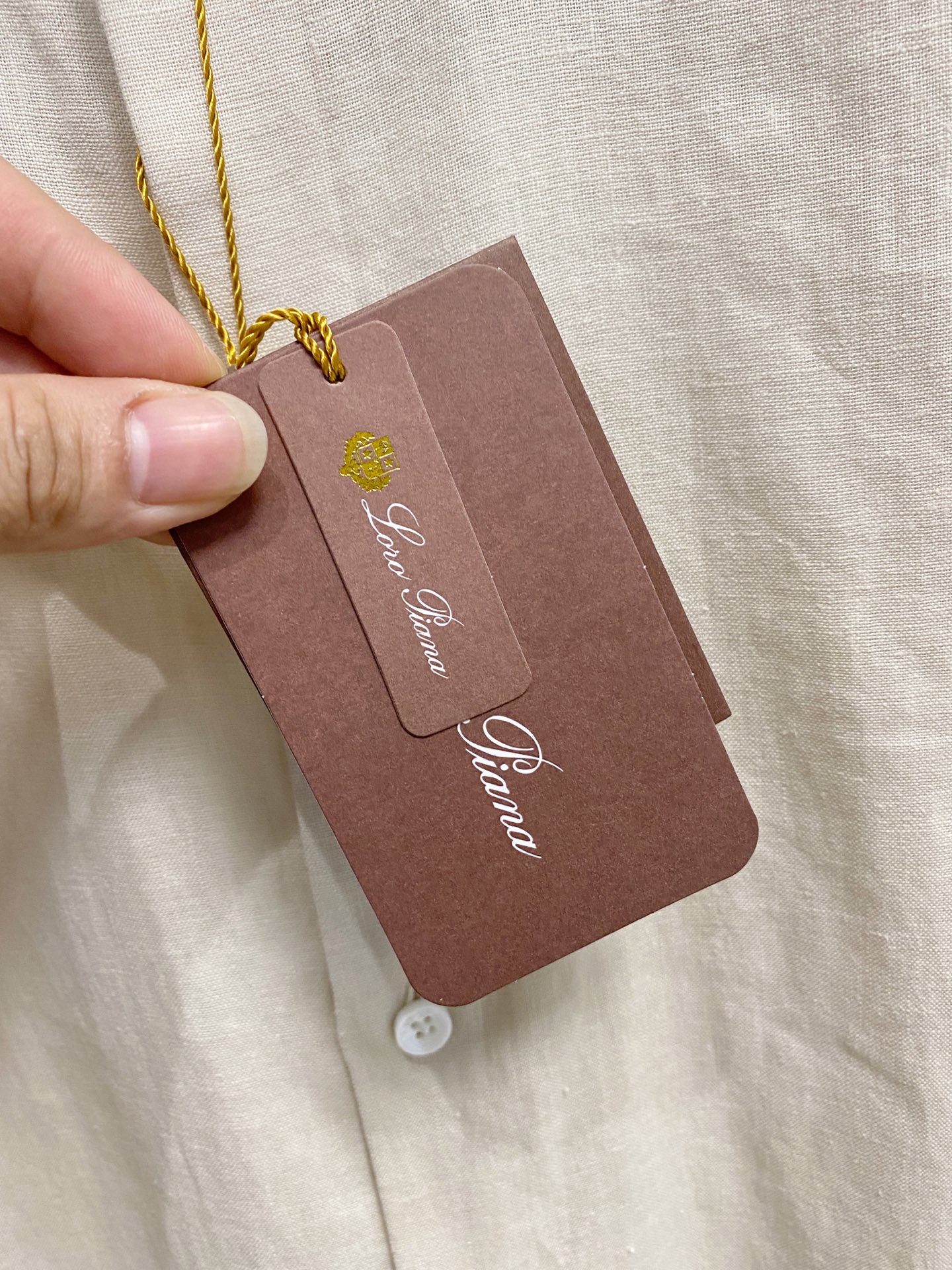 史诗级别的亚麻衬衫，lP🆕独家巨献，胸前刺绣logo多色入荷。原汁原味100%亚麻面料衬衫，麻料以其独特