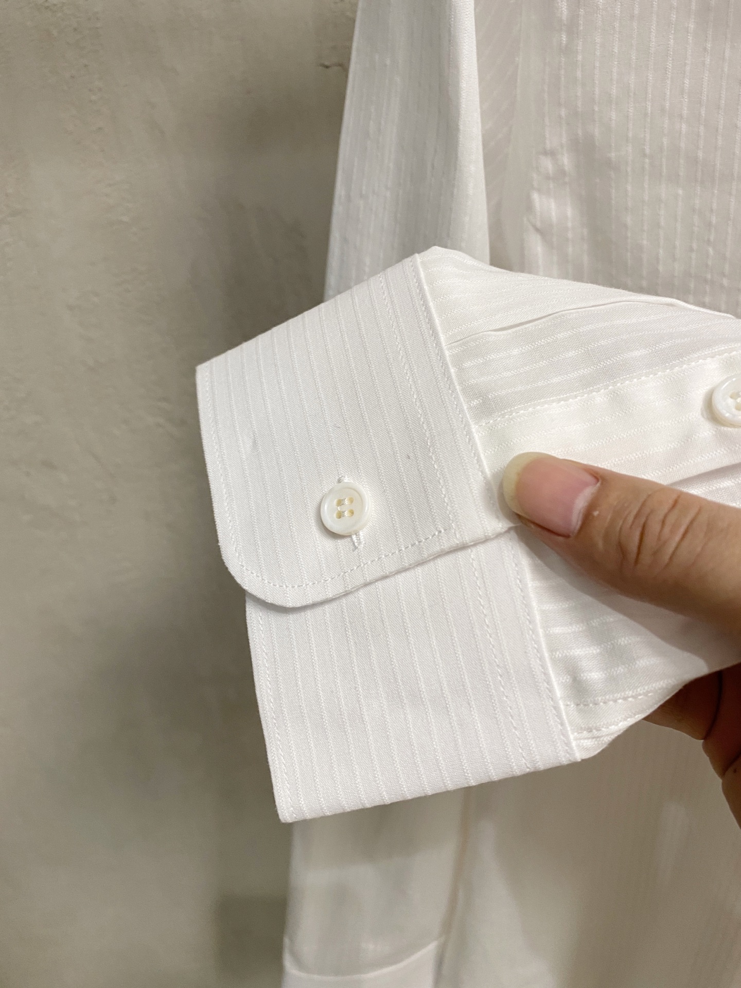 强势上新，新款不断！！！新款衬衫，高级面料高级做工，顶级品质！！！S一XXLS穿125左右m穿140左右