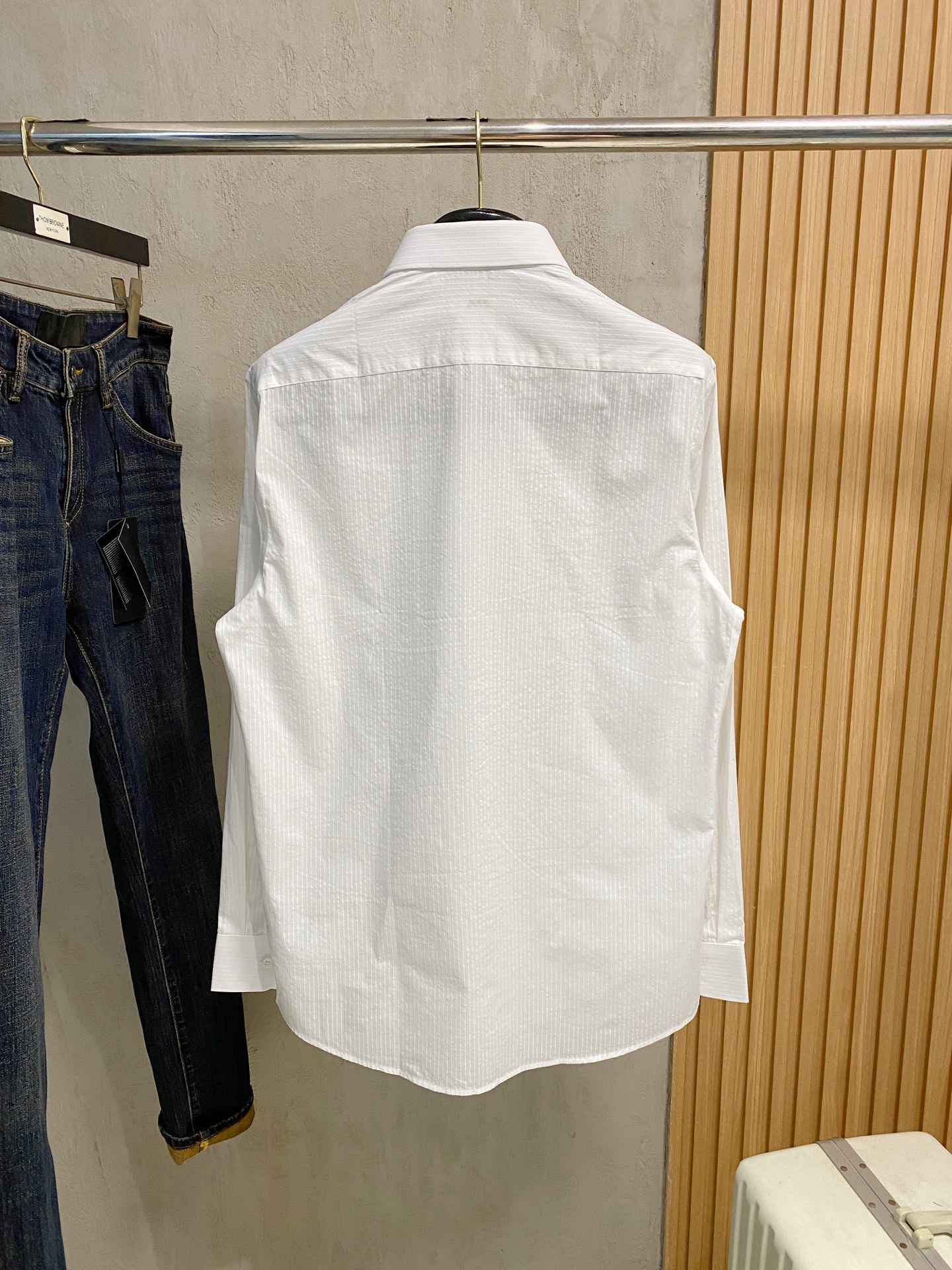 强势上新，新款不断！！！新款衬衫，高级面料高级做工，顶级品质！！！S一XXLS穿125左右m穿140左右