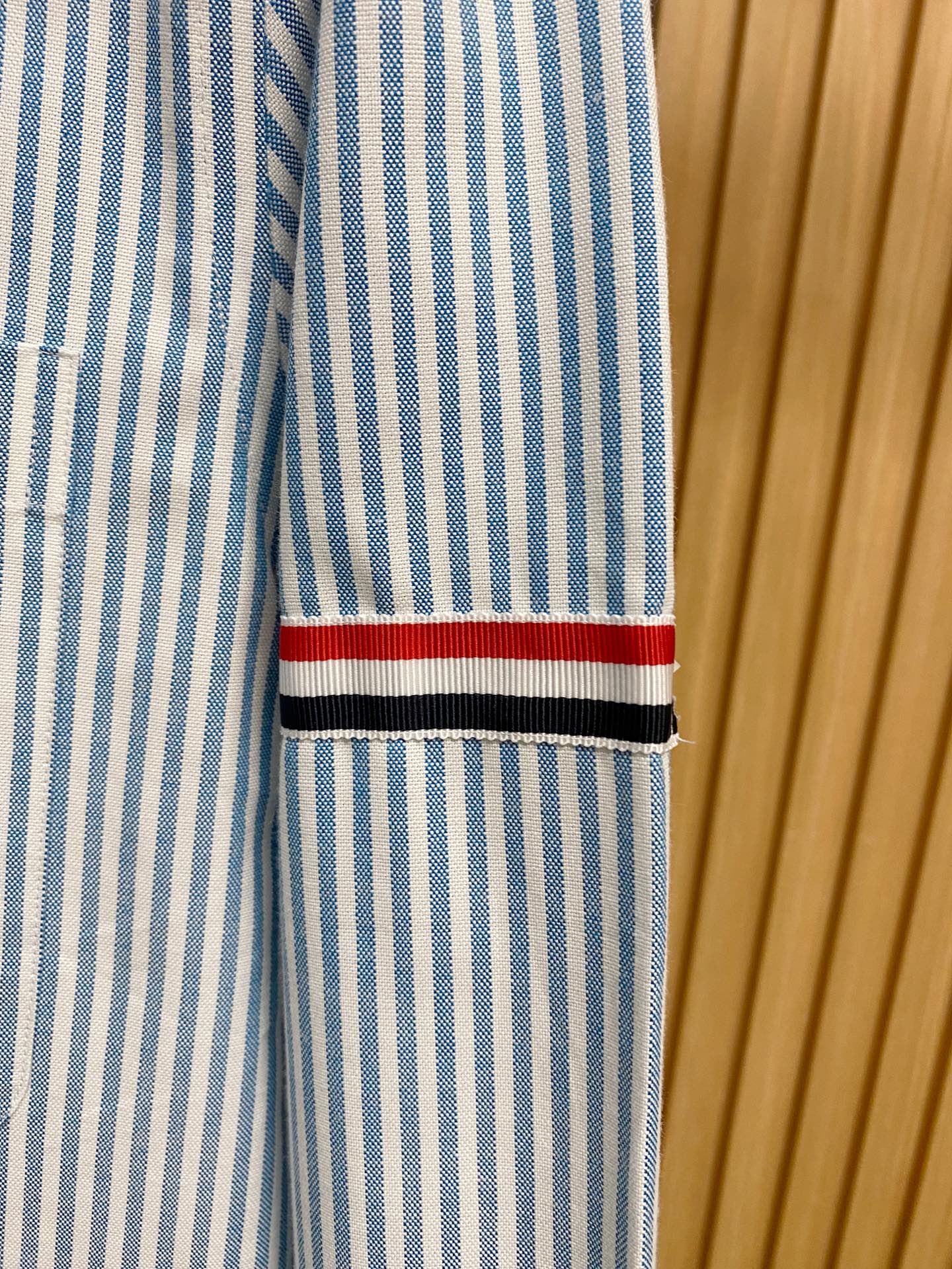 强势上新，新款不断！！！新款衬衫，高级面料高级做工，顶级品质！！！S一XXLS穿125左右m穿140左右