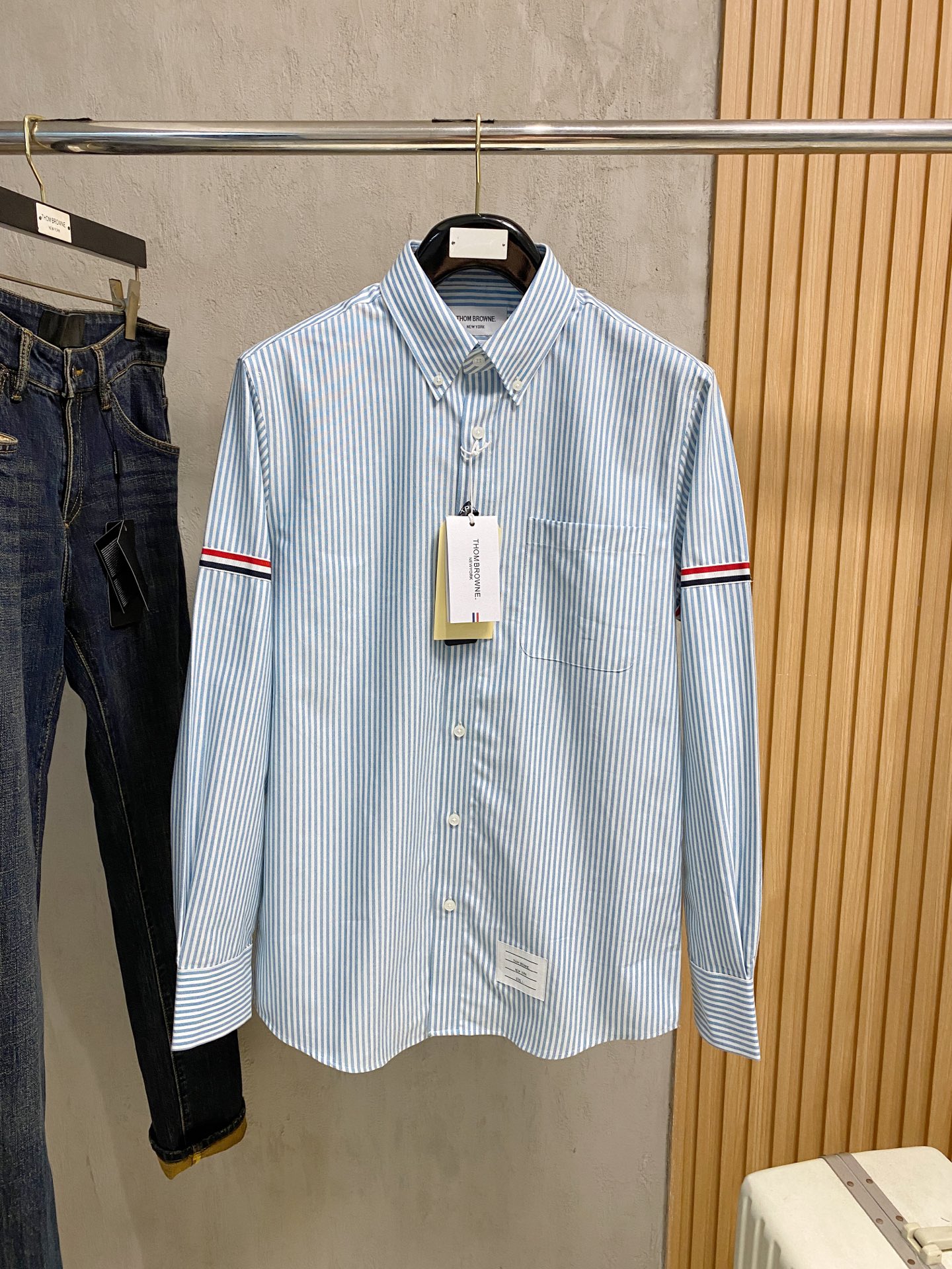 强势上新，新款不断！！！新款衬衫，高级面料高级做工，顶级品质！！！S一XXLS穿125左右m穿140左右