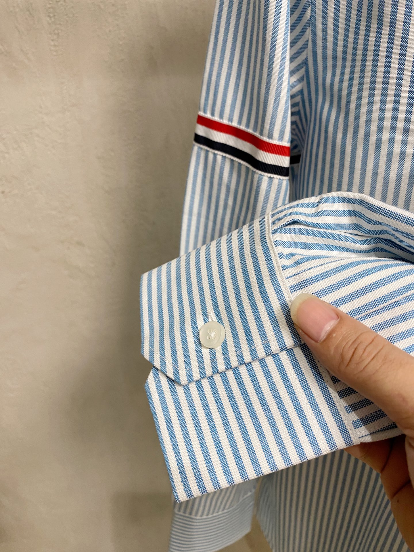 强势上新，新款不断！！！新款衬衫，高级面料高级做工，顶级品质！！！S一XXLS穿125左右m穿140左右