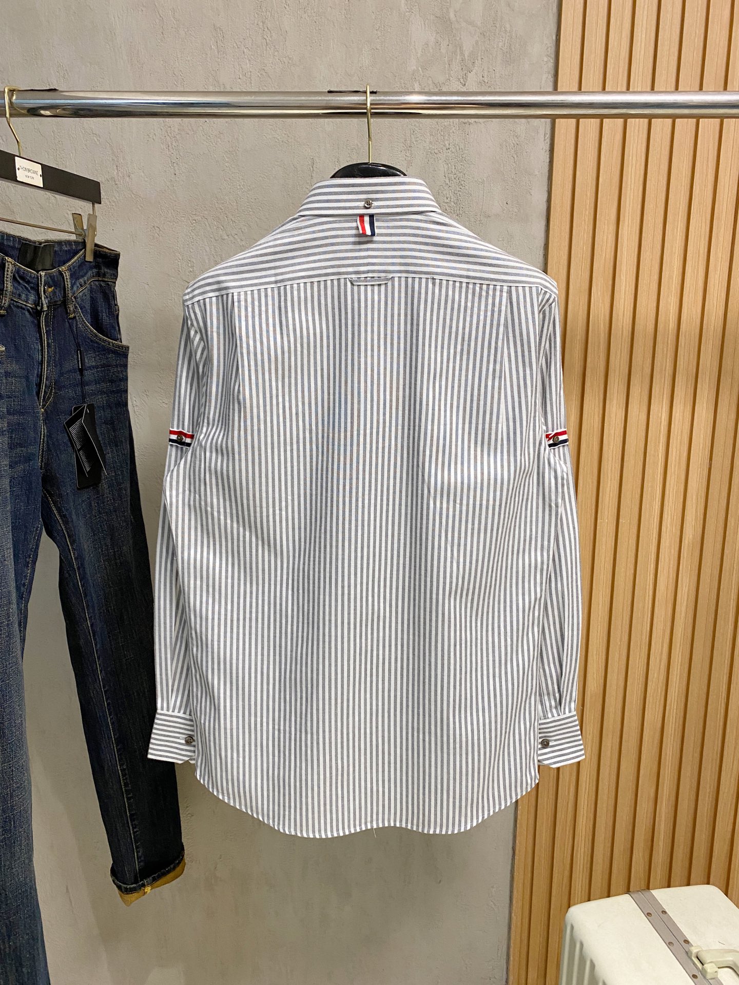 强势上新，新款不断！！！新款衬衫，高级面料高级做工，顶级品质！！！S一XXLS穿125左右m穿140左右