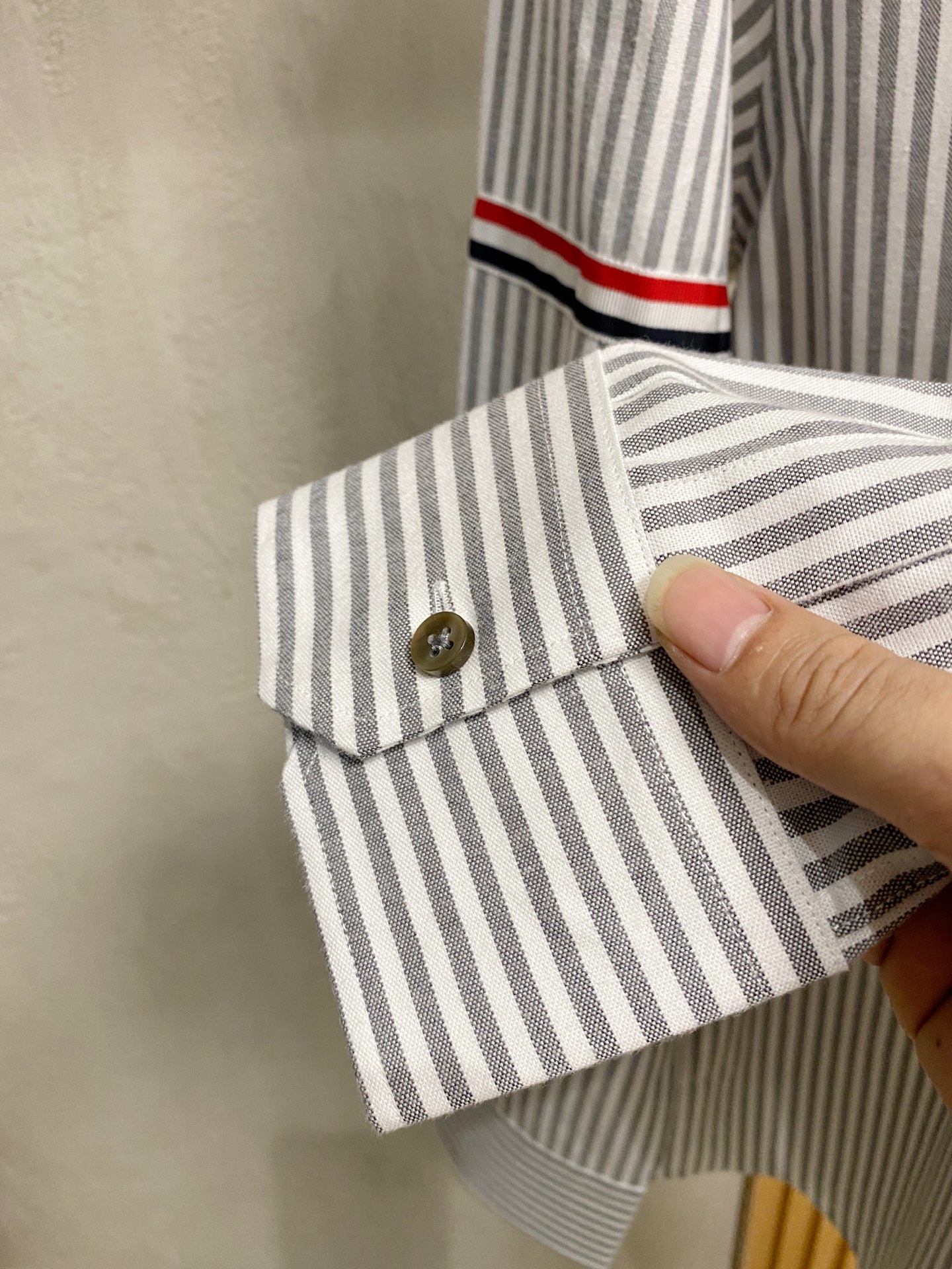 强势上新，新款不断！！！新款衬衫，高级面料高级做工，顶级品质！！！S一XXLS穿125左右m穿140左右