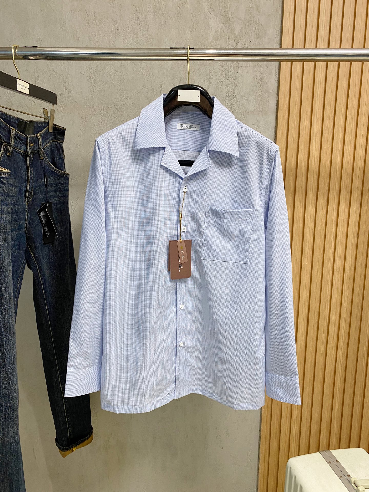 强势上新，新款不断！！！新款衬衫，高级面料高级做工，顶级品质！！！S一XXLS穿125左右m穿140左右