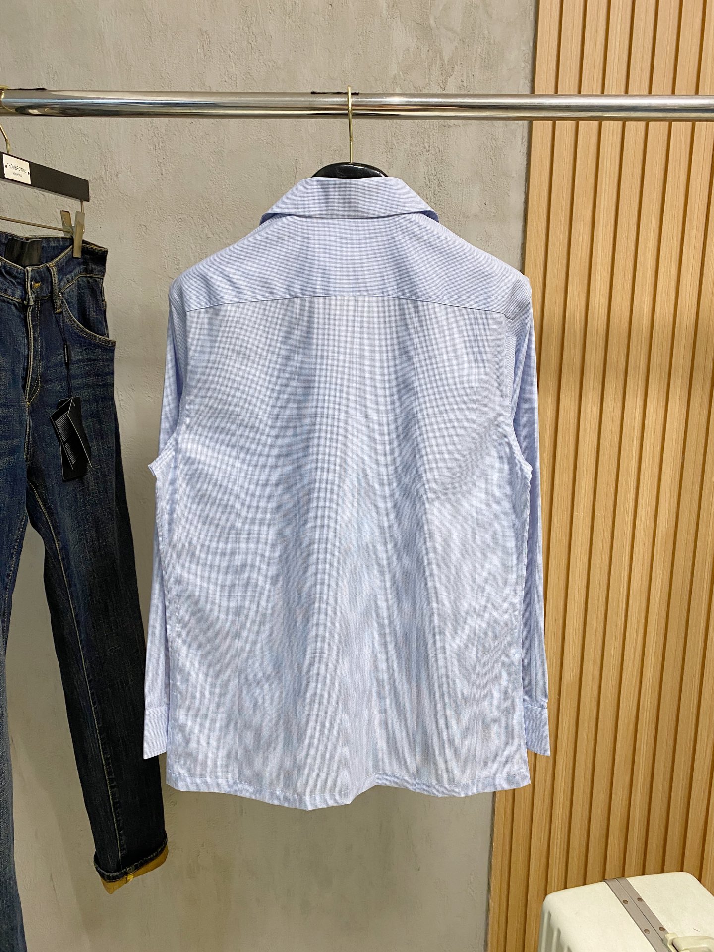 强势上新，新款不断！！！新款衬衫，高级面料高级做工，顶级品质！！！S一XXLS穿125左右m穿140左右