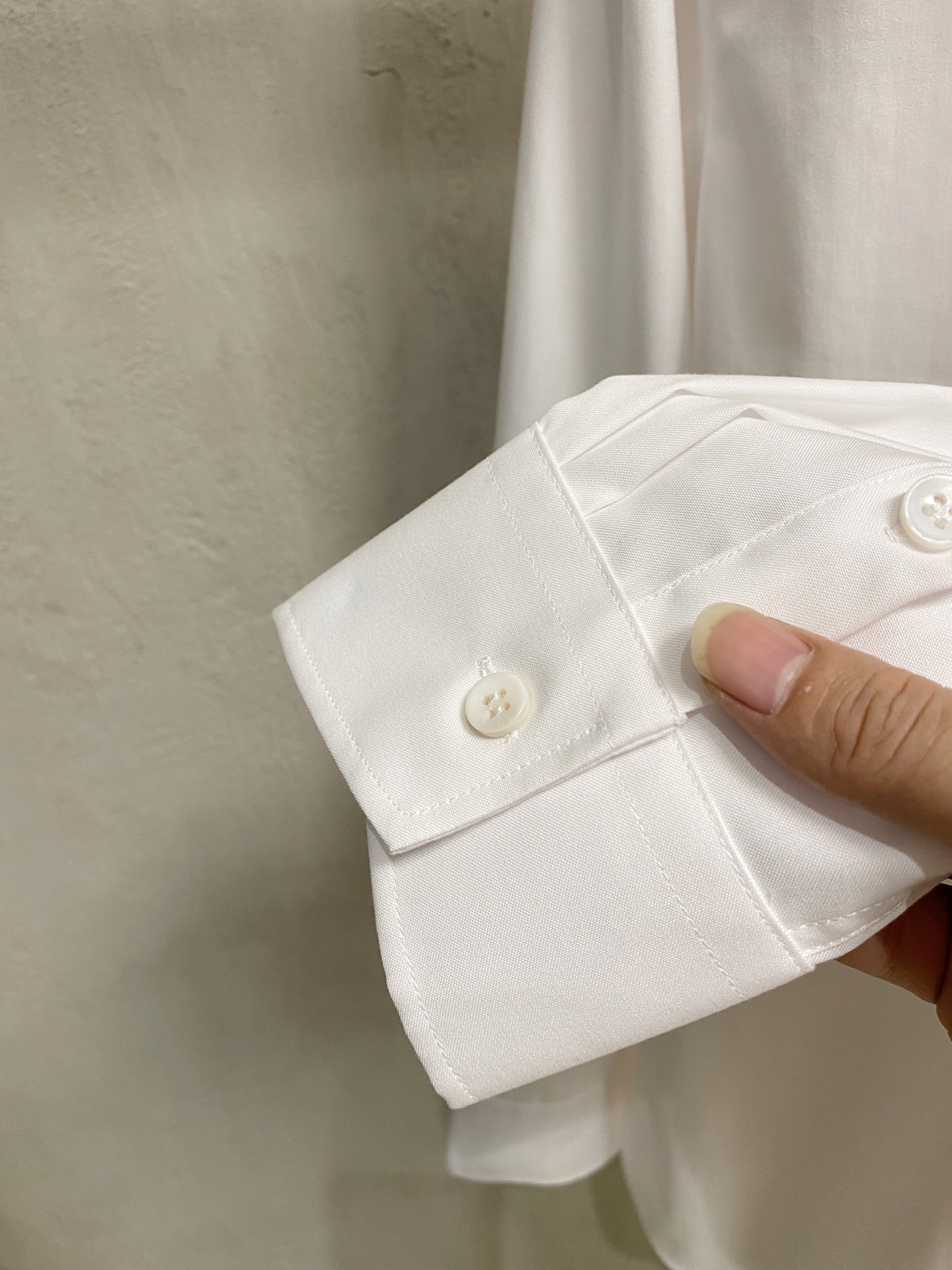 强势上新，新款不断！！！新款衬衫，高级面料高级做工，顶级品质！！！S一XXLS穿125左右m穿140左右