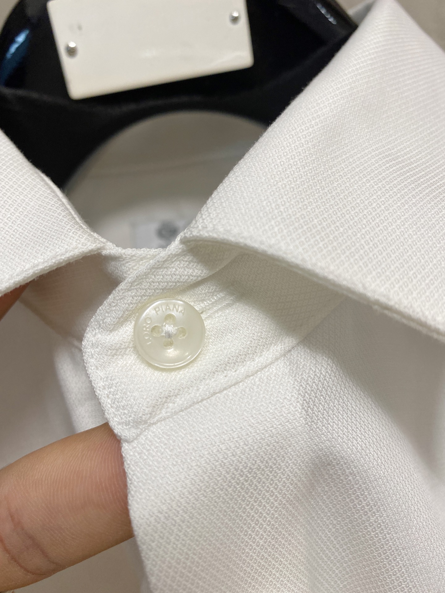 强势上新，新款不断！！！新款衬衫，高级面料高级做工，顶级品质！！！S一XXLS穿125左右m穿140左右