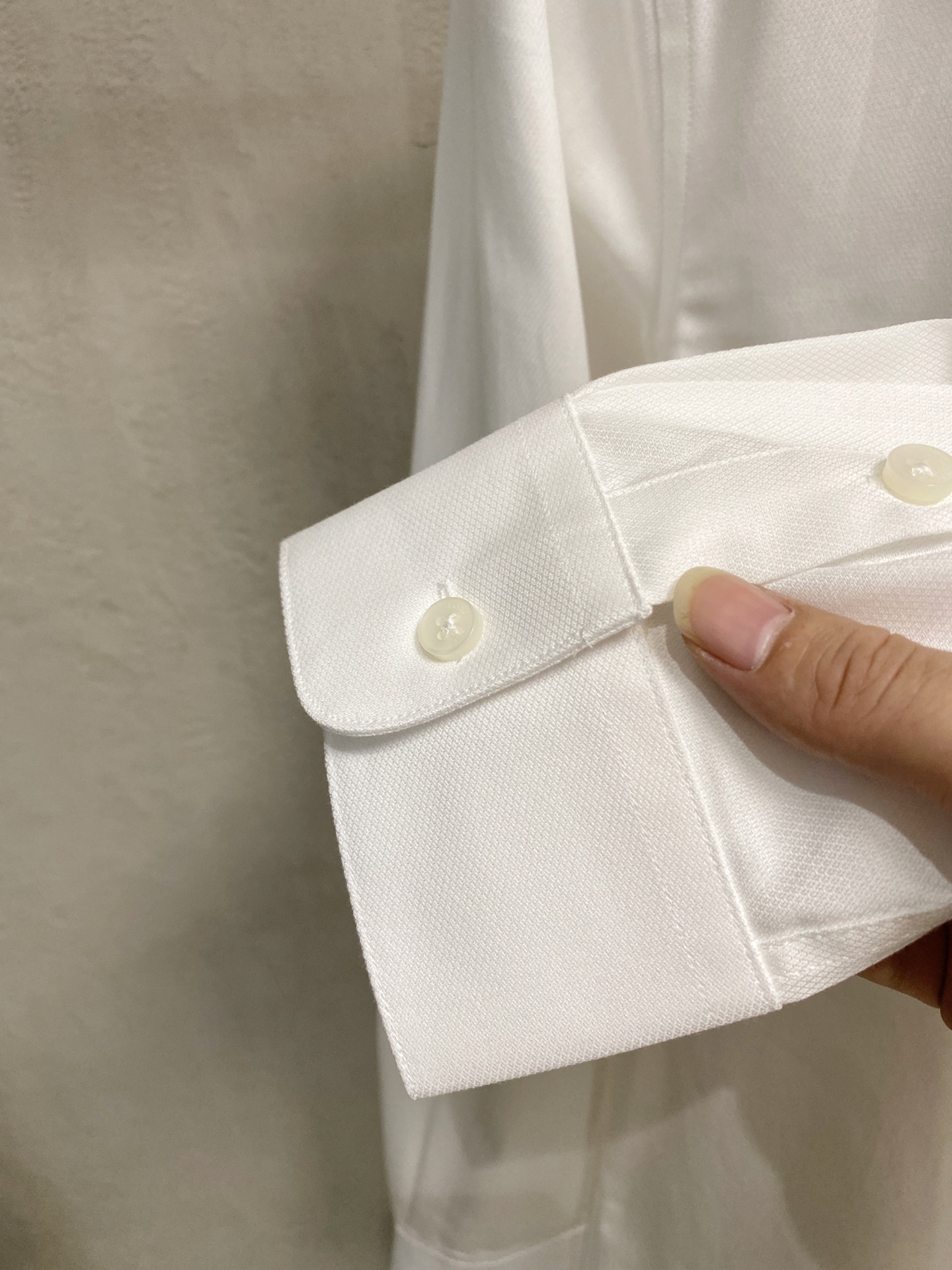 强势上新，新款不断！！！新款衬衫，高级面料高级做工，顶级品质！！！S一XXLS穿125左右m穿140左右