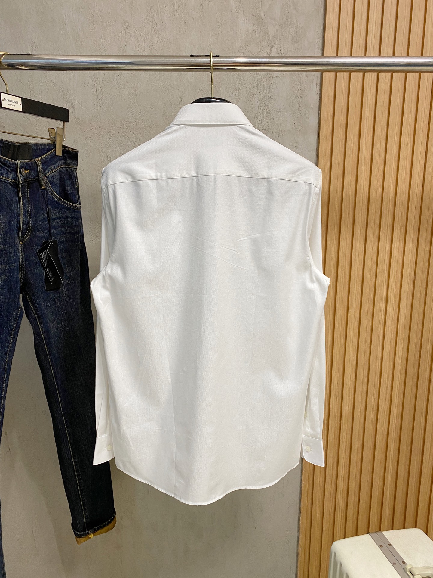 强势上新，新款不断！！！新款衬衫，高级面料高级做工，顶级品质！！！S一XXLS穿125左右m穿140左右