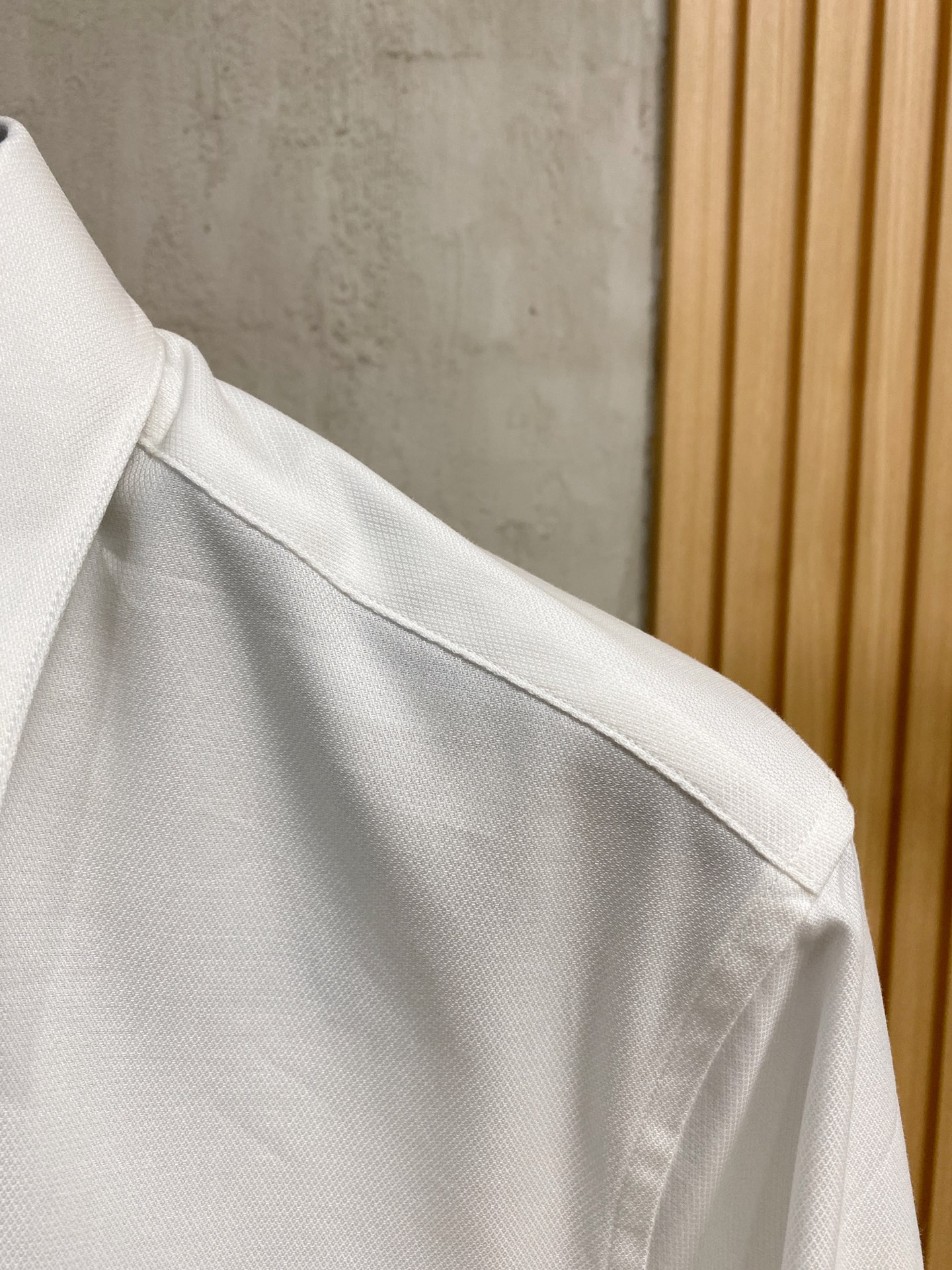 强势上新，新款不断！！！新款衬衫，高级面料高级做工，顶级品质！！！S一XXLS穿125左右m穿140左右