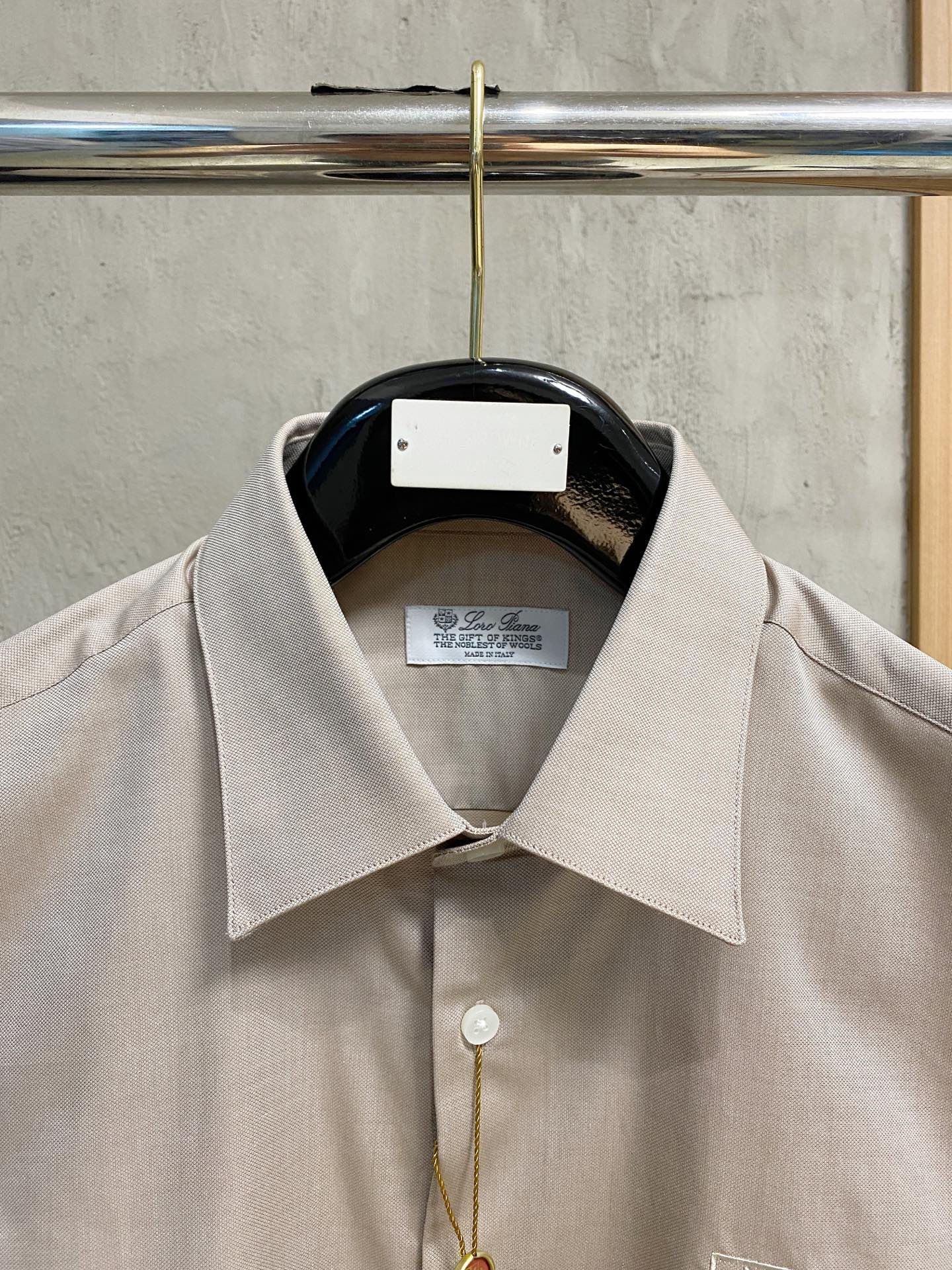 强势上新，新款不断！！！新款衬衫，高级面料高级做工，顶级品质！！！S一XXLS穿125左右m穿140左右