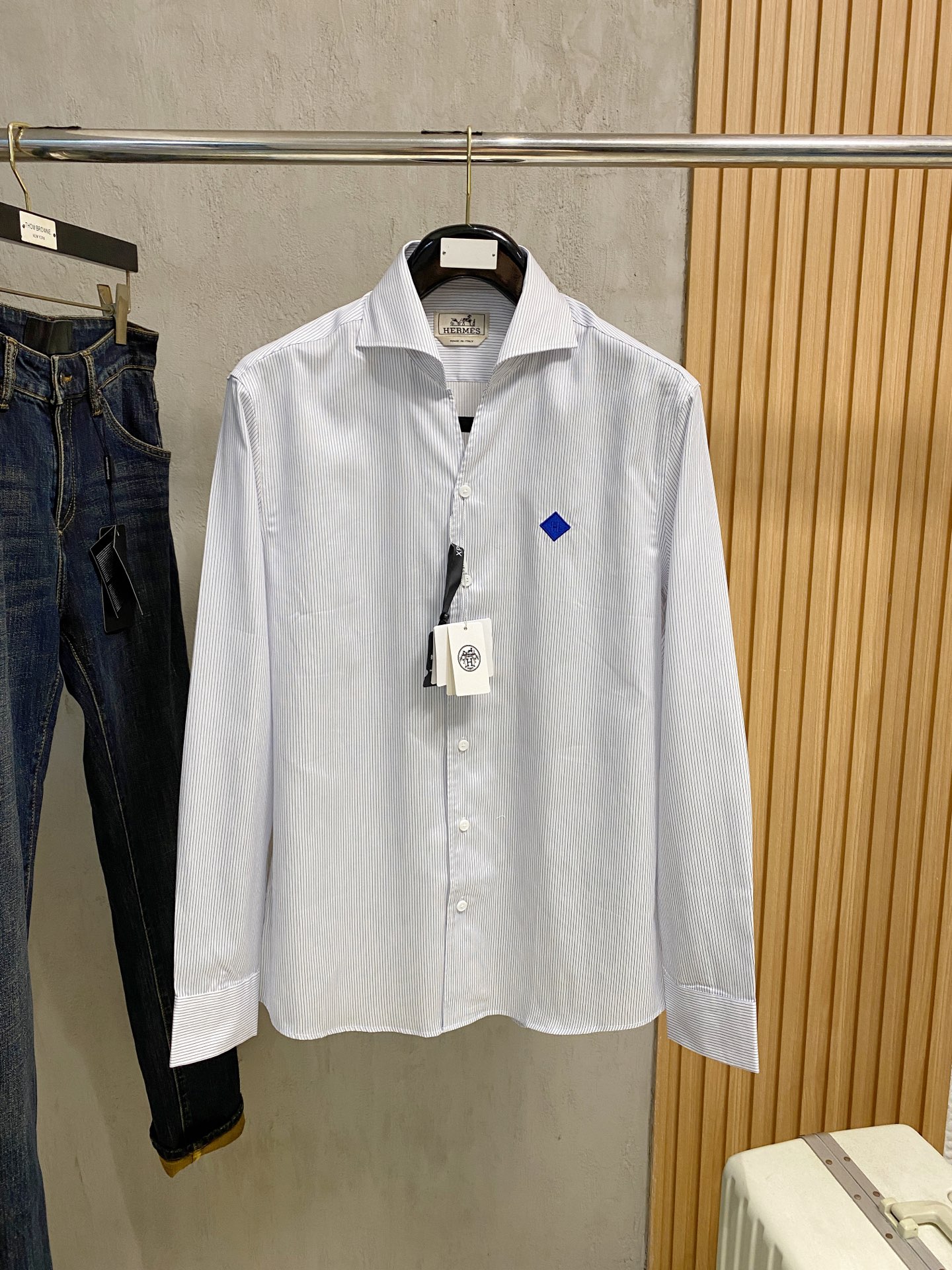 强势上新，新款不断！！！新款衬衫，高级面料高级做工，顶级品质！！！S一XXLS穿125左右m穿140左右