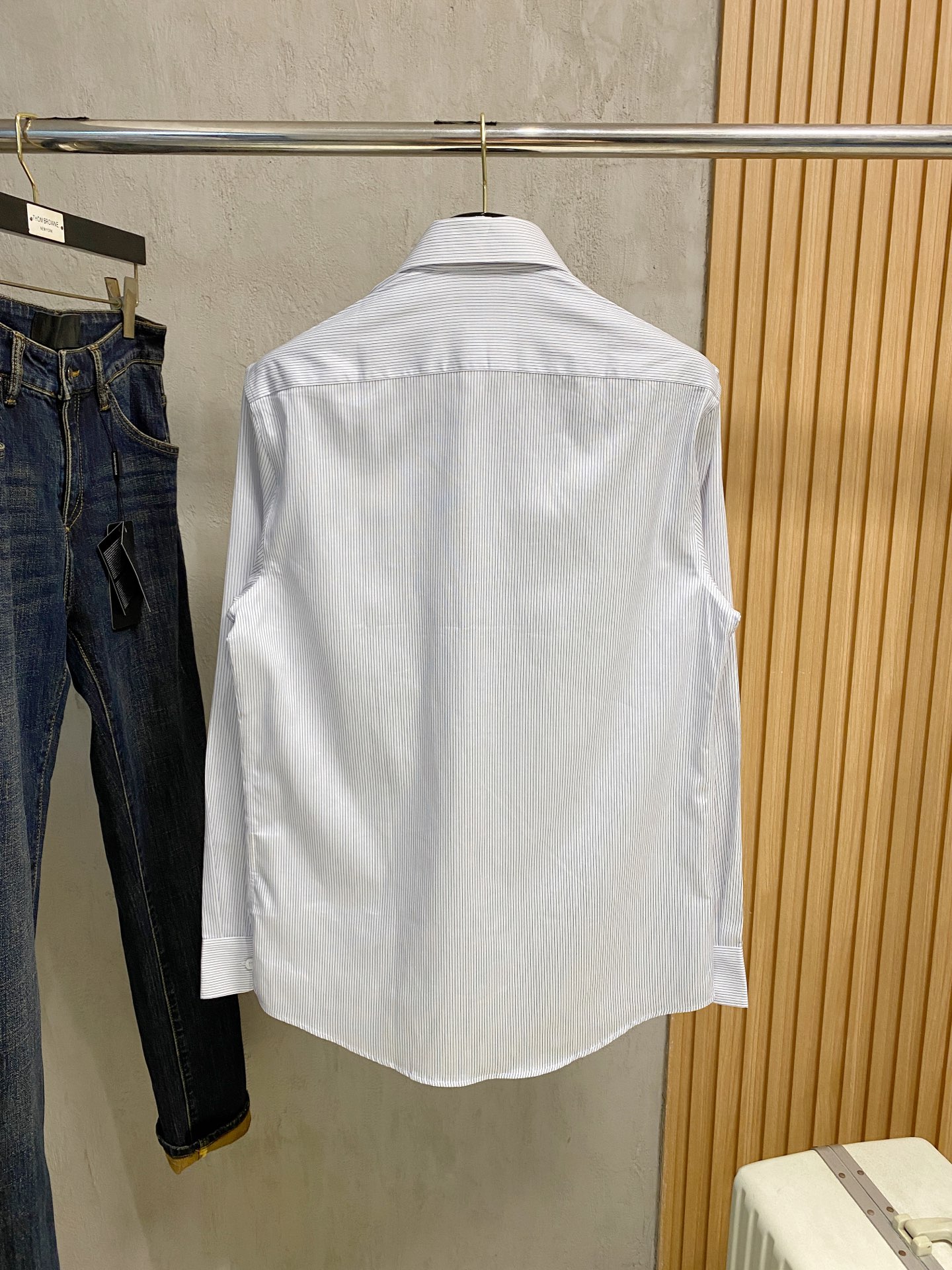 强势上新，新款不断！！！新款衬衫，高级面料高级做工，顶级品质！！！S一XXLS穿125左右m穿140左右