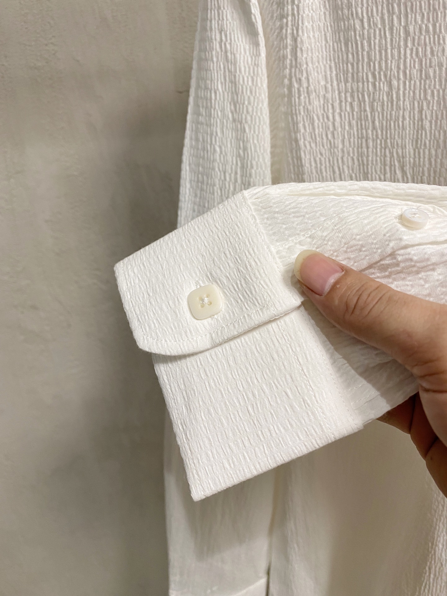 强势上新，新款不断！！！新款衬衫，高级面料高级做工，顶级品质！！！S一XXLS穿125左右m穿140左右