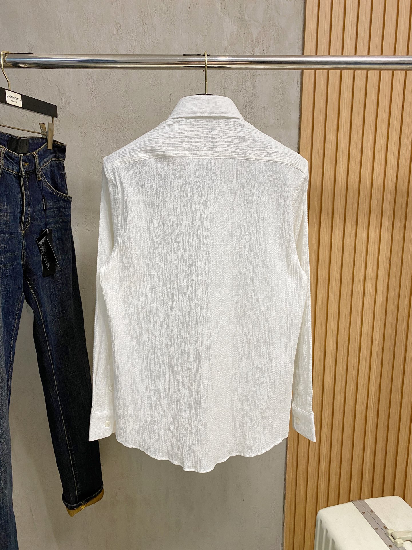 强势上新，新款不断！！！新款衬衫，高级面料高级做工，顶级品质！！！S一XXLS穿125左右m穿140左右