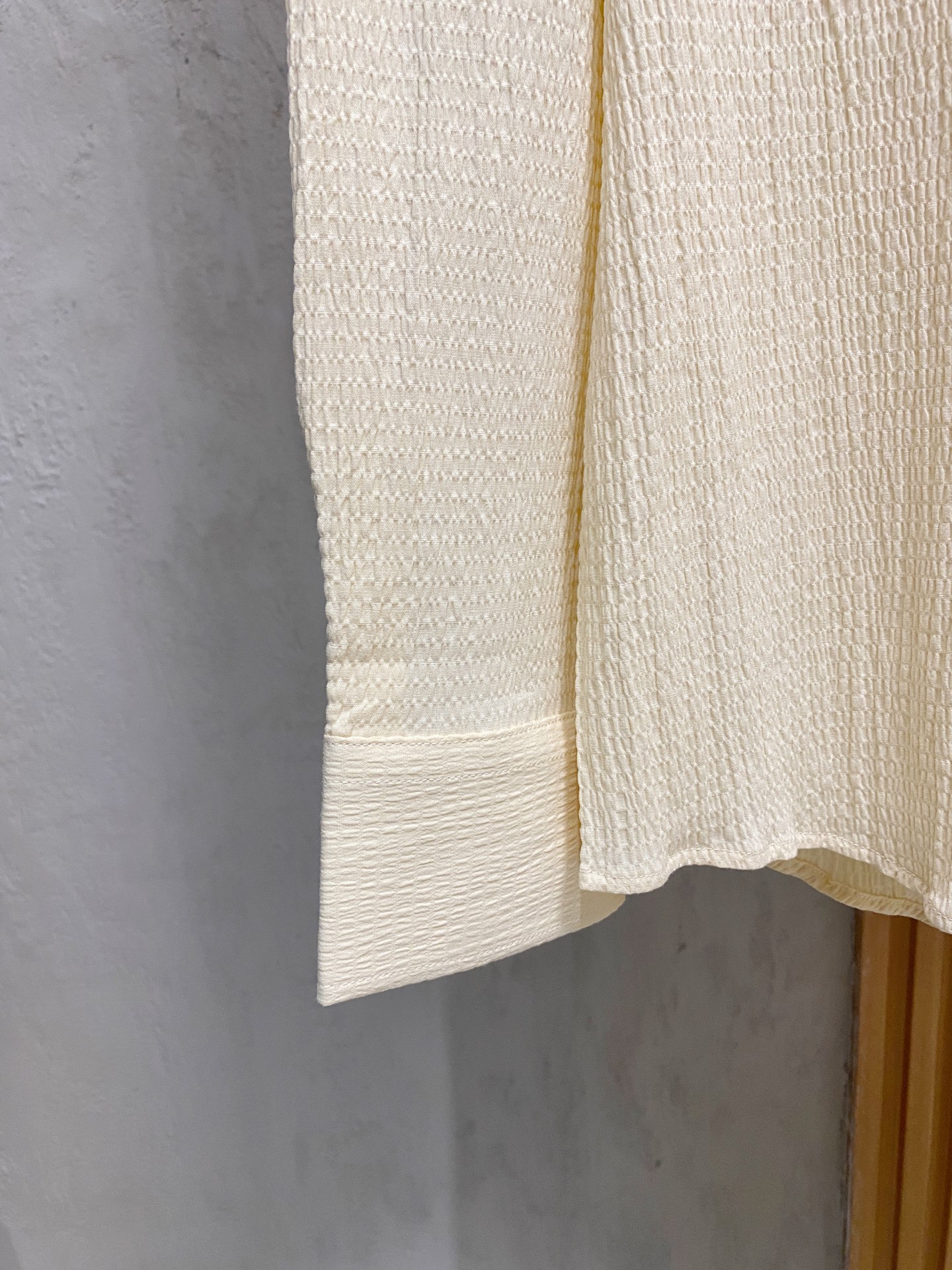 强势上新，新款不断！！！新款衬衫，高级面料高级做工，顶级品质！！！S一XXLS穿125左右m穿140左右