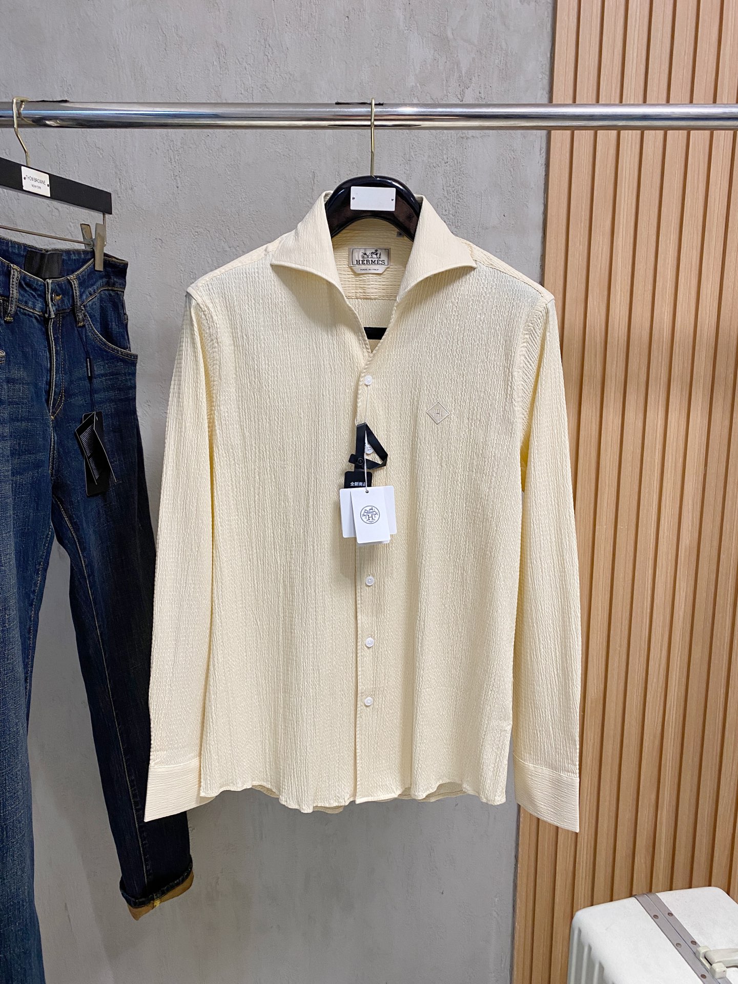 强势上新，新款不断！！！新款衬衫，高级面料高级做工，顶级品质！！！S一XXLS穿125左右m穿140左右