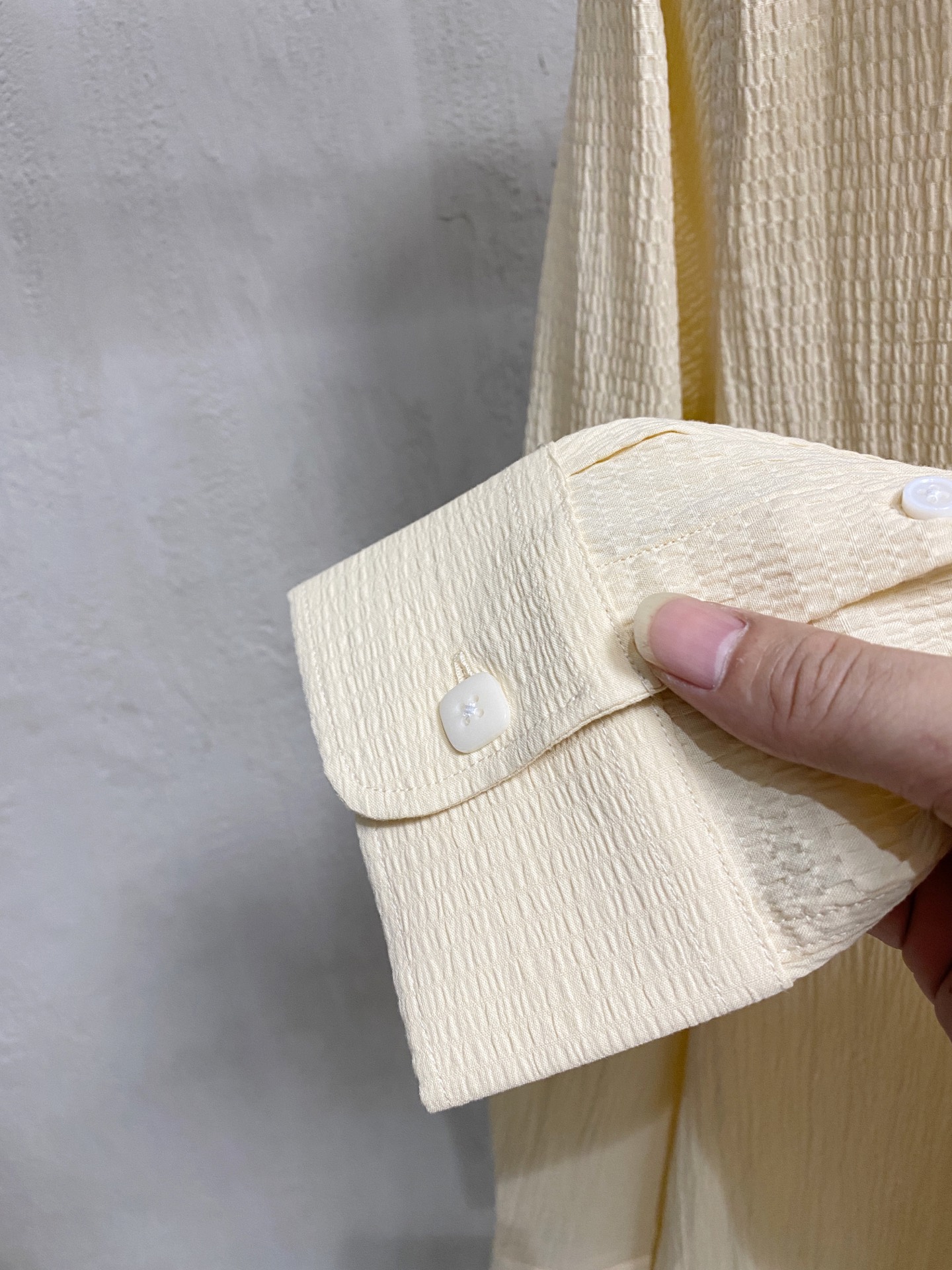 强势上新，新款不断！！！新款衬衫，高级面料高级做工，顶级品质！！！S一XXLS穿125左右m穿140左右