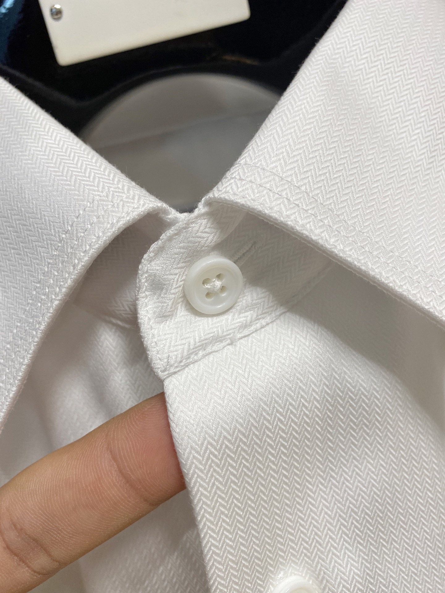 强势上新，新款不断！！！新款衬衫，高级面料高级做工，顶级品质！！！S一XXLS穿125左右m穿140左右