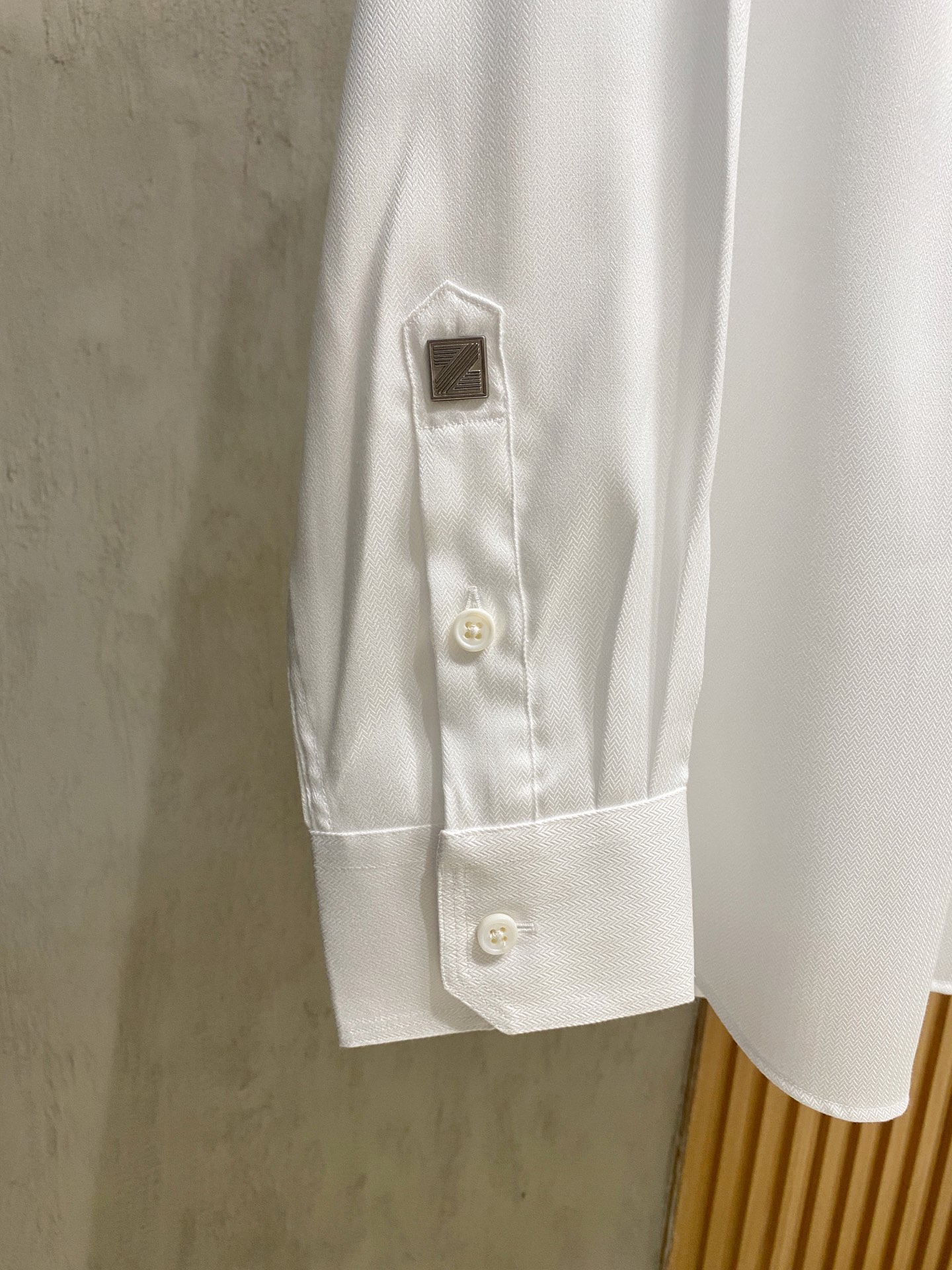 强势上新，新款不断！！！新款衬衫，高级面料高级做工，顶级品质！！！S一XXLS穿125左右m穿140左右