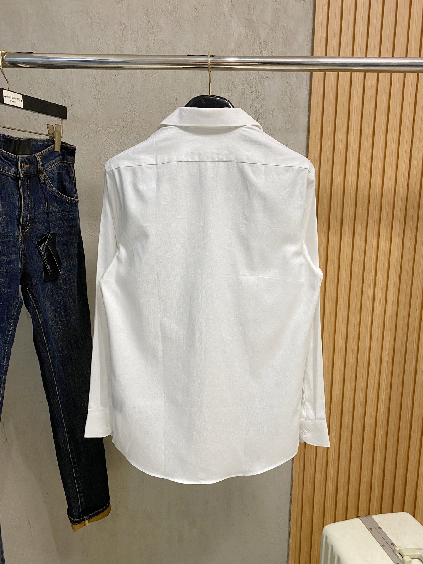 强势上新，新款不断！！！新款衬衫，高级面料高级做工，顶级品质！！！S一XXLS穿125左右m穿140左右