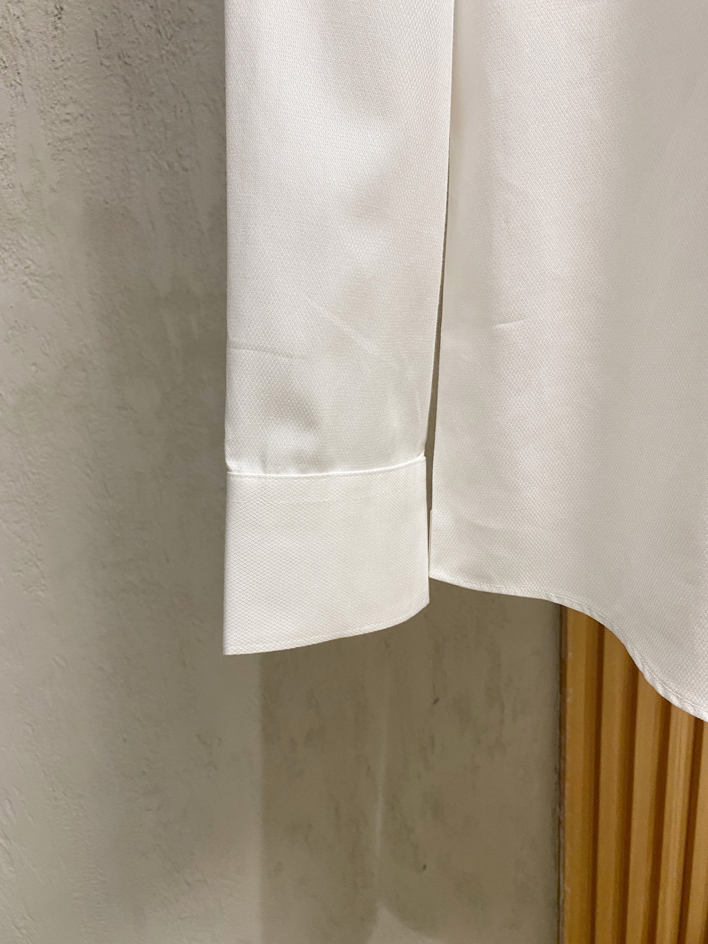 强势上新，新款不断！！！新款衬衫，高级面料高级做工，顶级品质！！！S一XXLS穿125左右m穿140左右