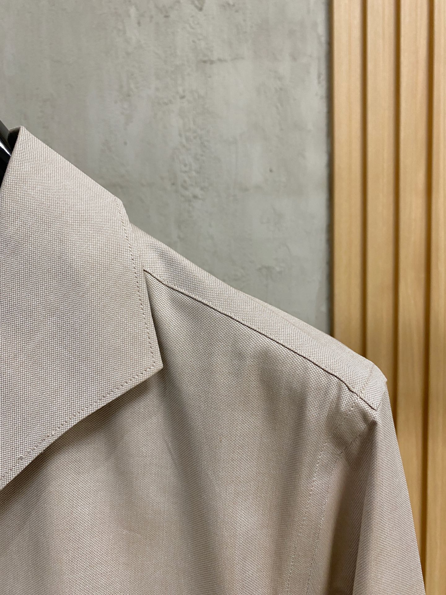 强势上新，新款不断！！！新款衬衫，高级面料高级做工，顶级品质！！！S一XXLS穿125左右m穿140左右