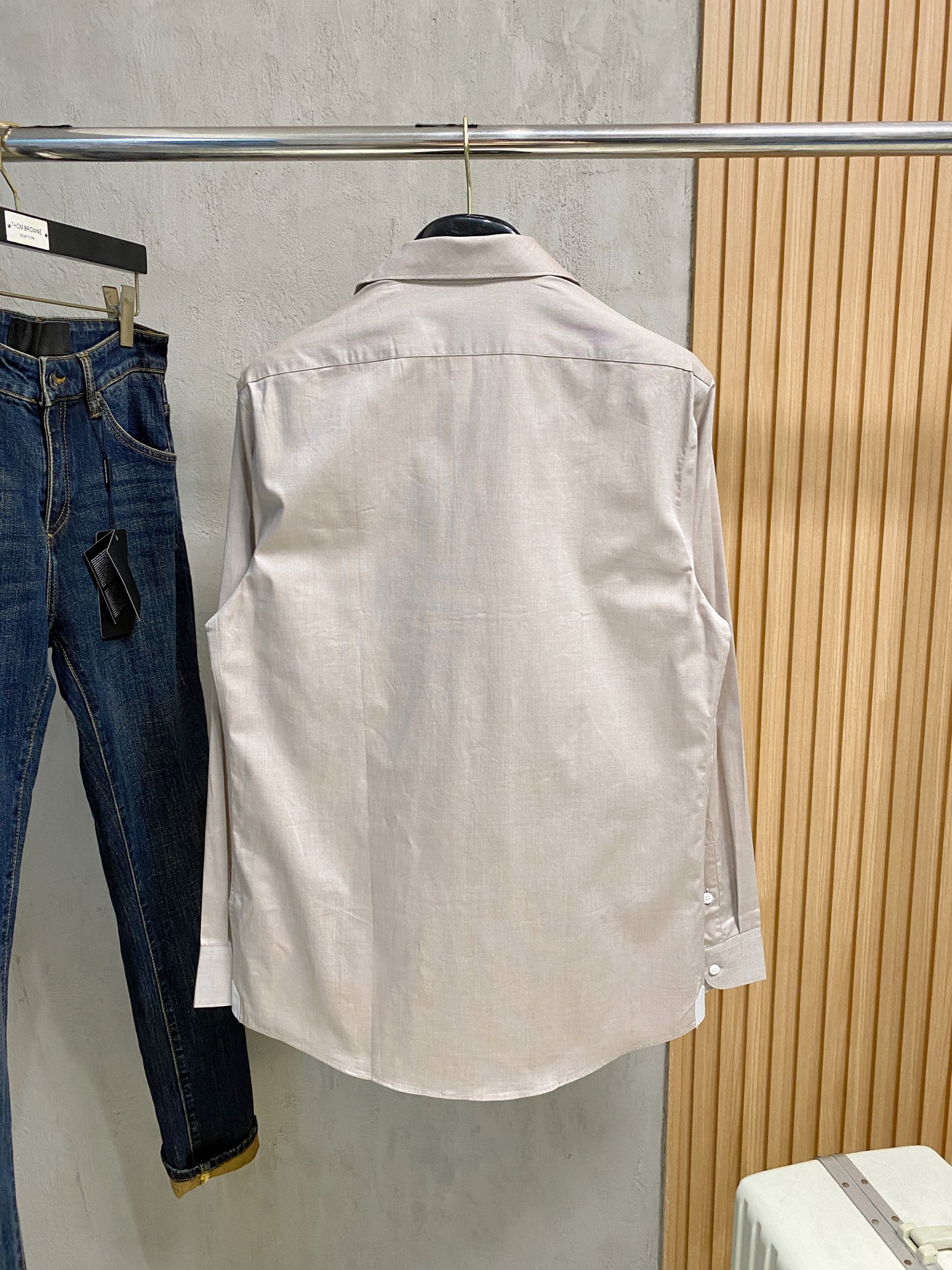 强势上新，新款不断！！！新款衬衫，高级面料高级做工，顶级品质！！！S一XXLS穿125左右m穿140左右