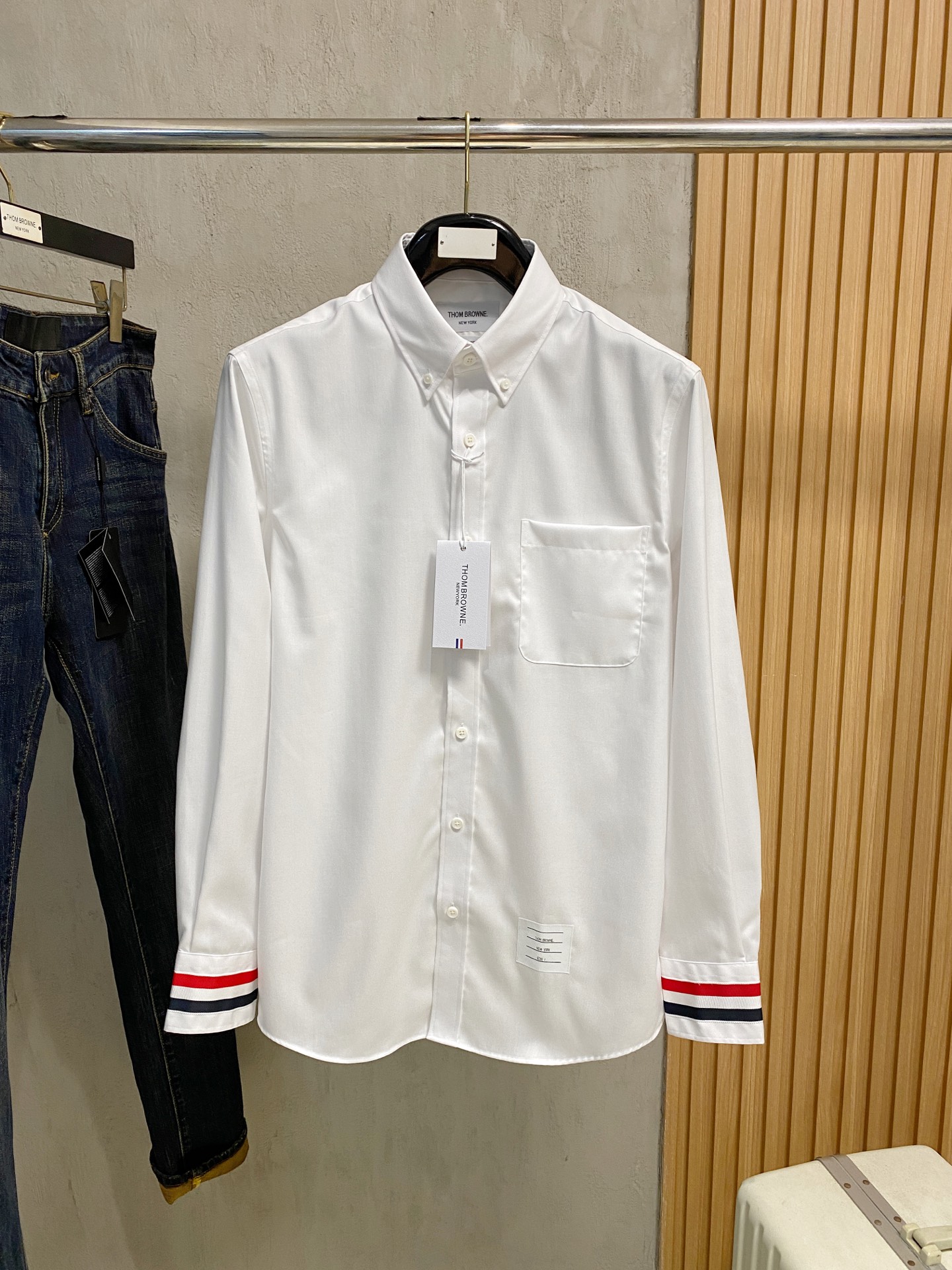 强势上新，新款不断！！！新款衬衫，高级面料高级做工，顶级品质！！！S一XXLS穿125左右m穿140左右