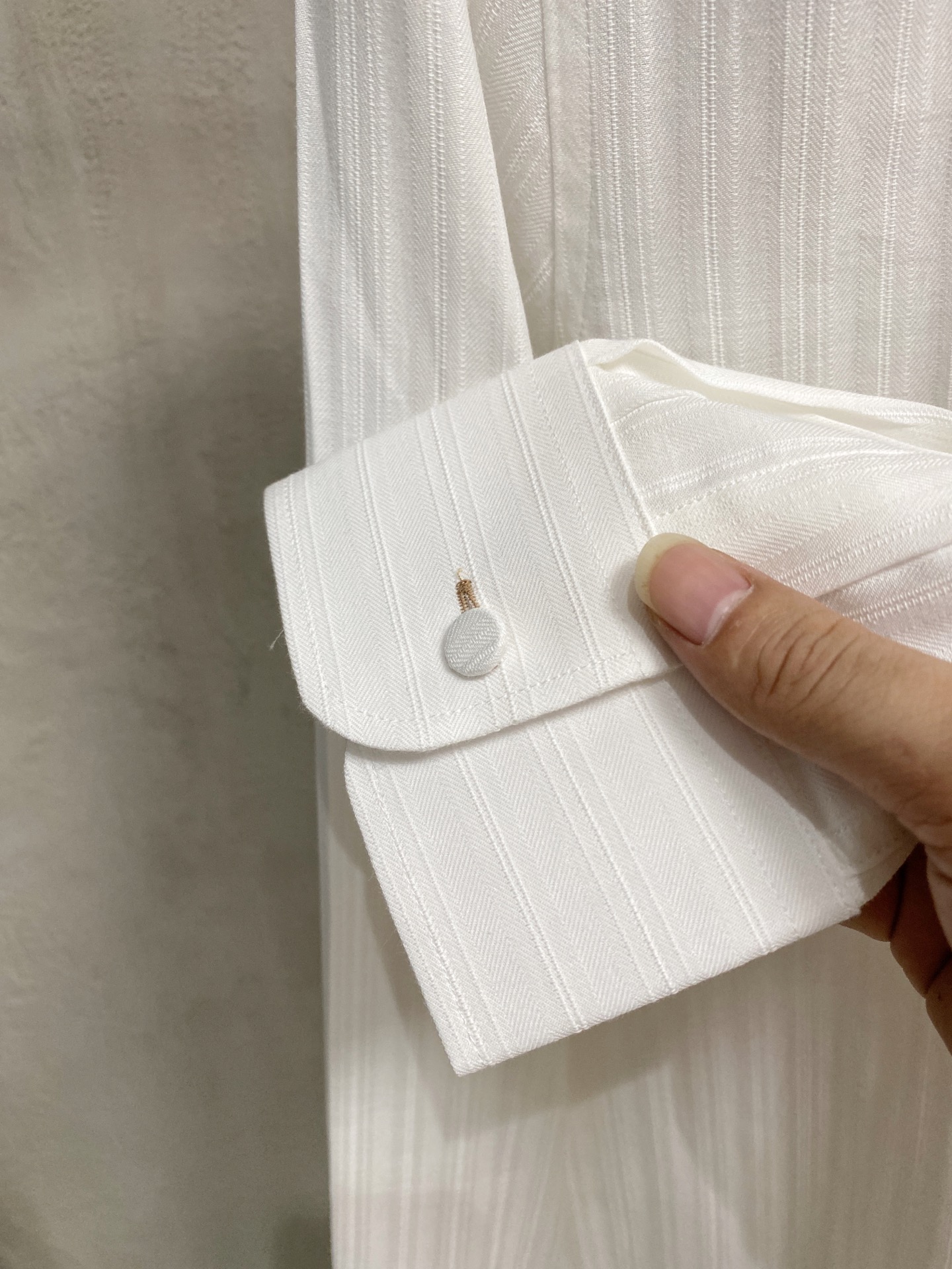 强势上新，新款不断！！！新款衬衫，高级面料高级做工，顶级品质！！！S一XXLS穿125左右m穿140左右