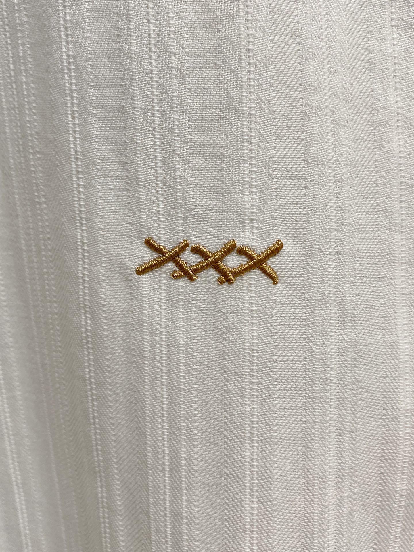 强势上新，新款不断！！！新款衬衫，高级面料高级做工，顶级品质！！！S一XXLS穿125左右m穿140左右