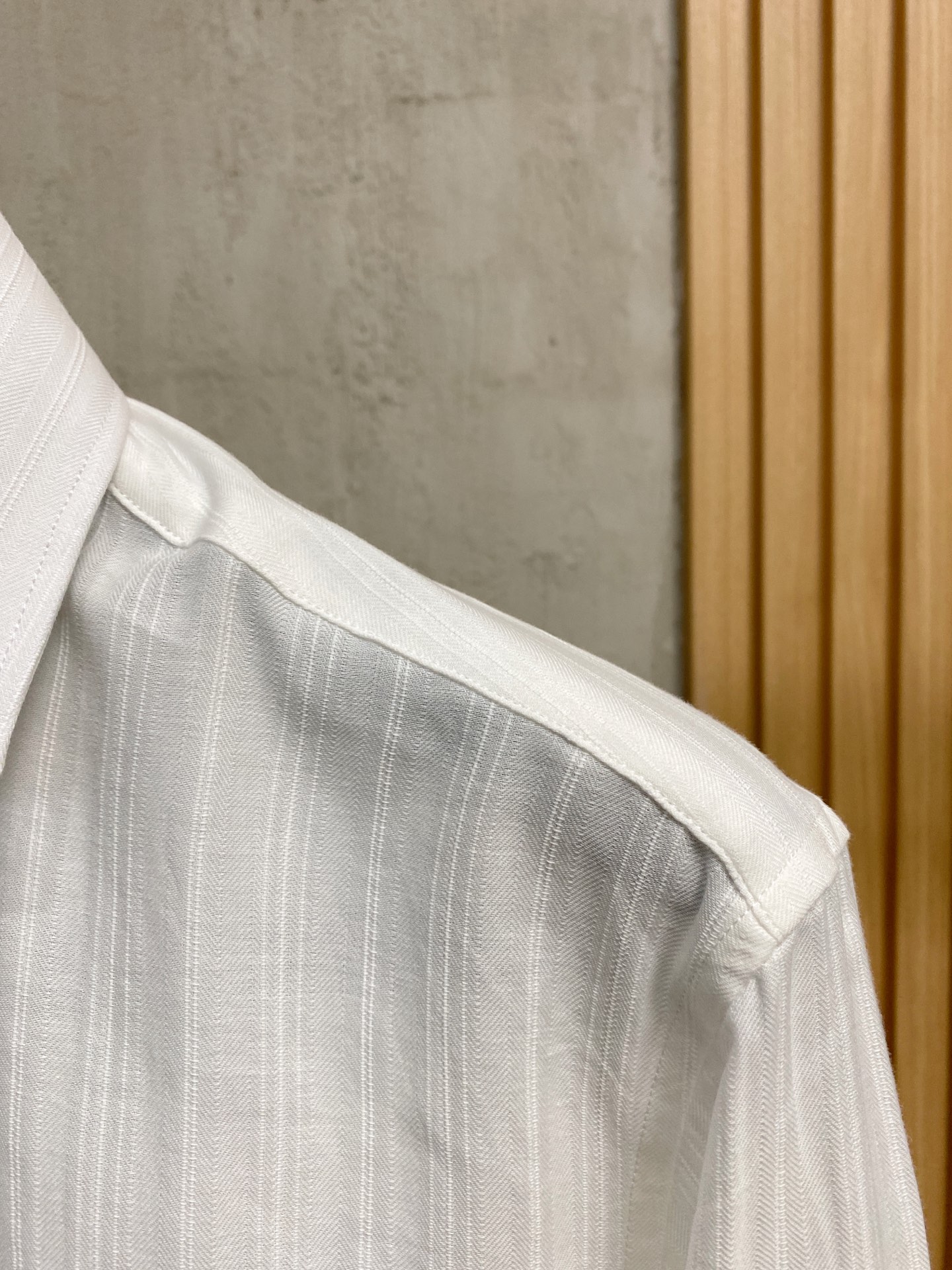 强势上新，新款不断！！！新款衬衫，高级面料高级做工，顶级品质！！！S一XXLS穿125左右m穿140左右