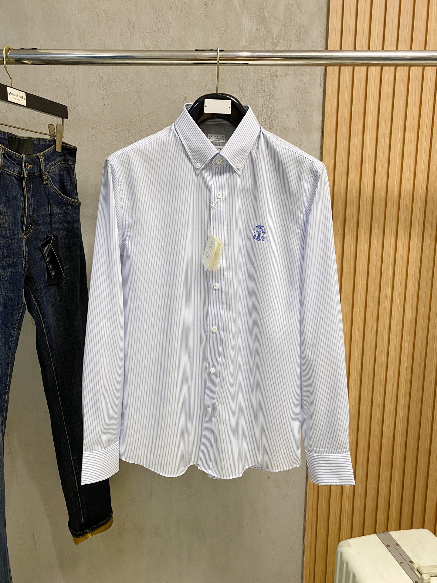 强势上新，新款不断！！！新款衬衫，高级面料高级做工，顶级品质！！！S一XXLS穿125左右m穿140左右