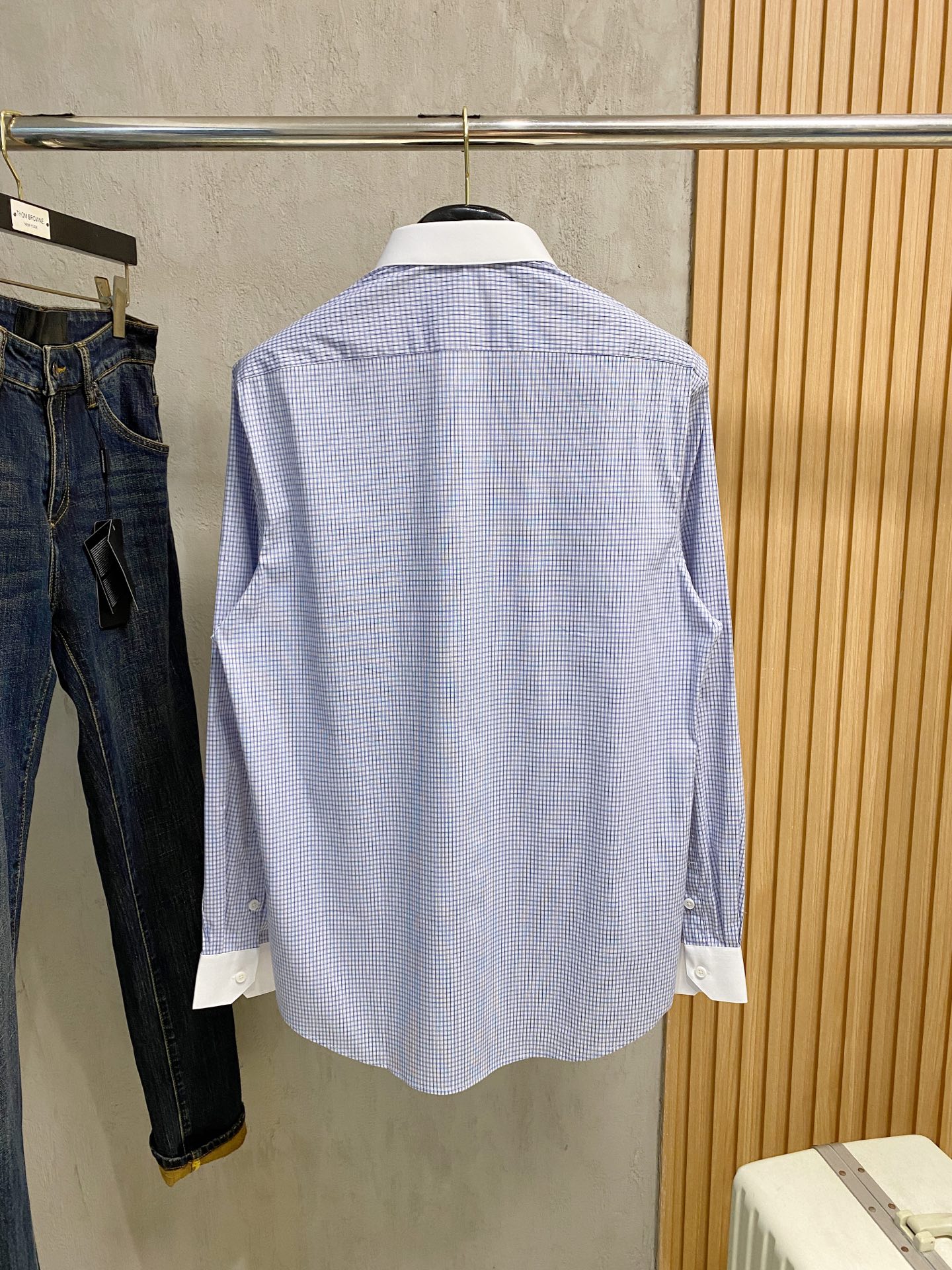 强势上新，新款不断！！！新款衬衫，高级面料高级做工，顶级品质！！！S一XXLS穿125左右m穿140左右