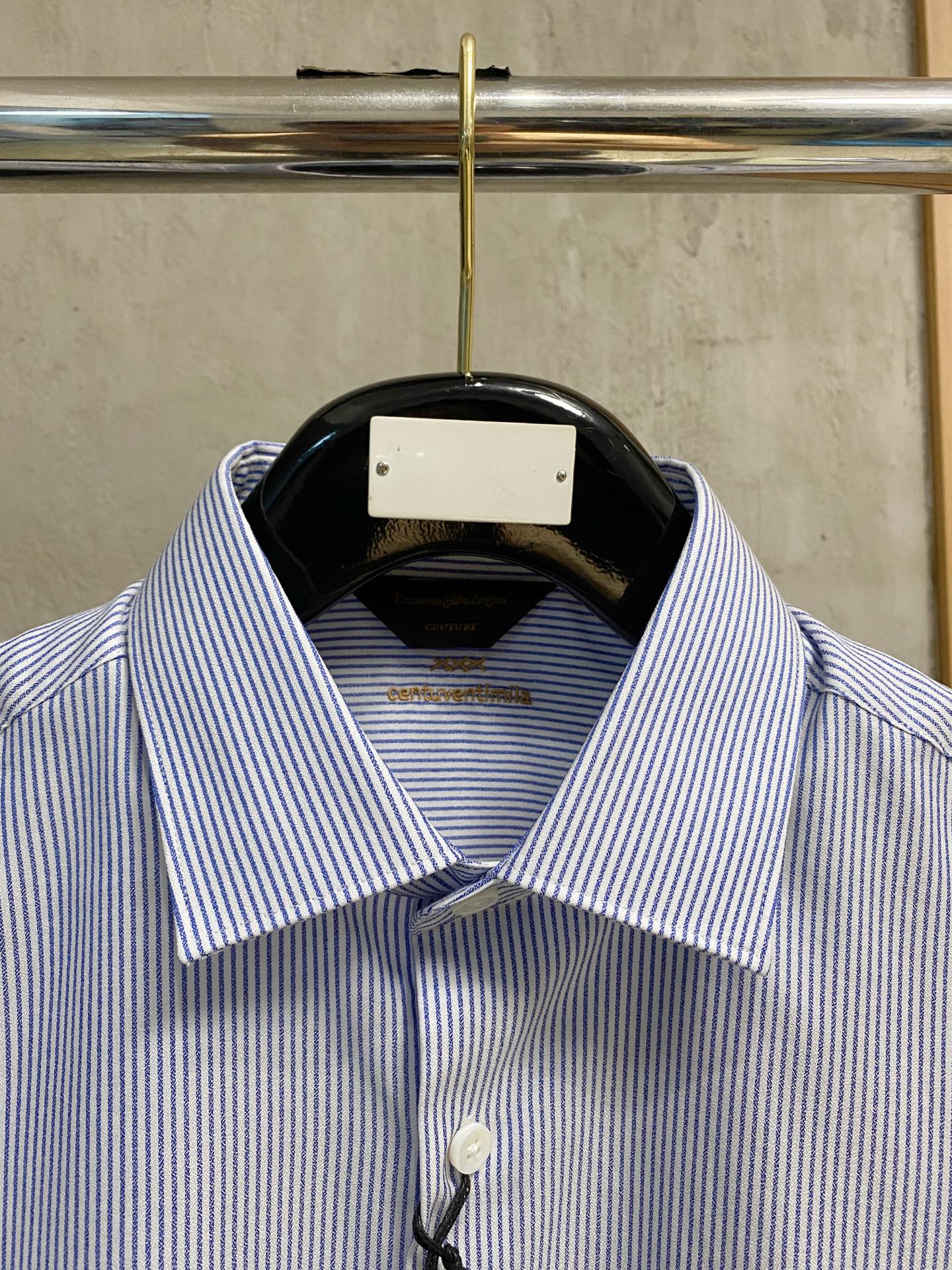 强势上新，新款不断！！！新款衬衫，高级面料高级做工，顶级品质！！！S一XXLS穿125左右m穿140左右