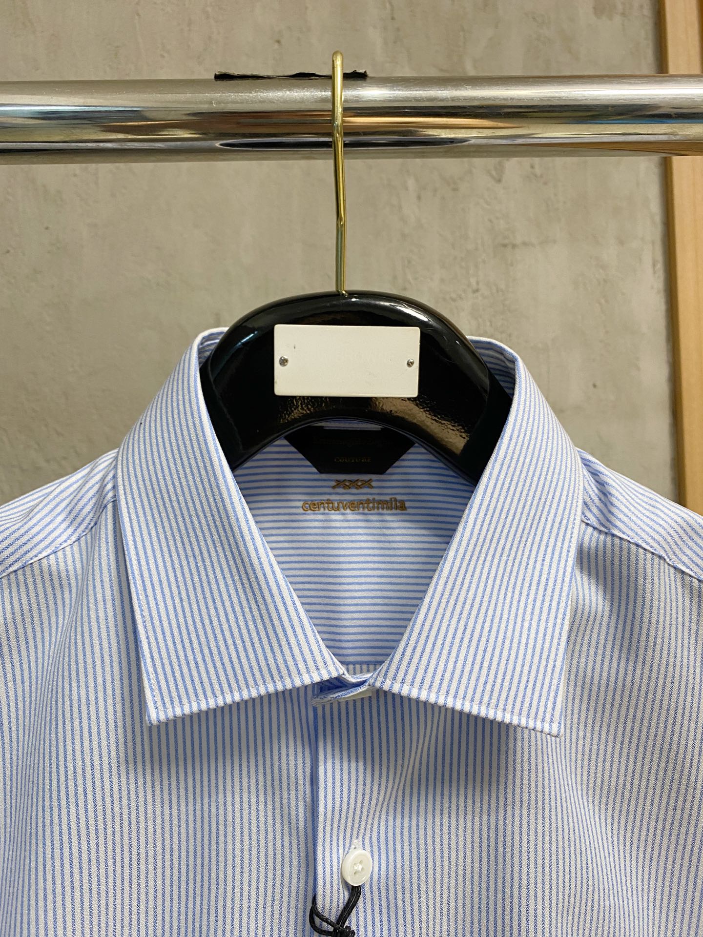 强势上新，新款不断！！！新款衬衫，高级面料高级做工，顶级品质！！！S一XXLS穿125左右m穿140左右