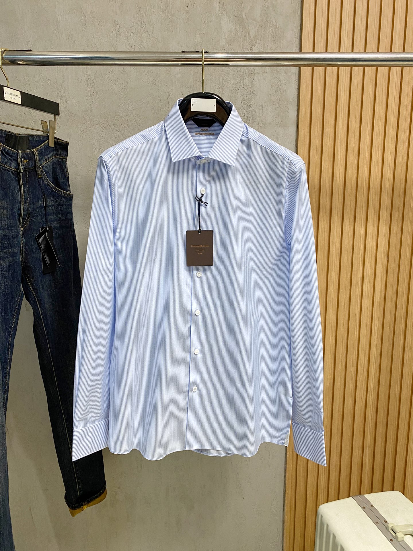 强势上新，新款不断！！！新款衬衫，高级面料高级做工，顶级品质！！！S一XXLS穿125左右m穿140左右