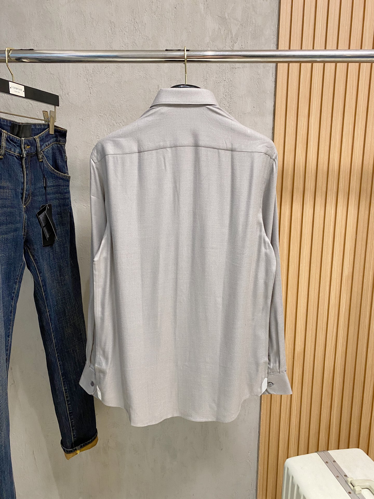 强势上新，新款不断！！！新款衬衫，高级面料高级做工，顶级品质！！！S一XXLS穿125左右m穿140左右