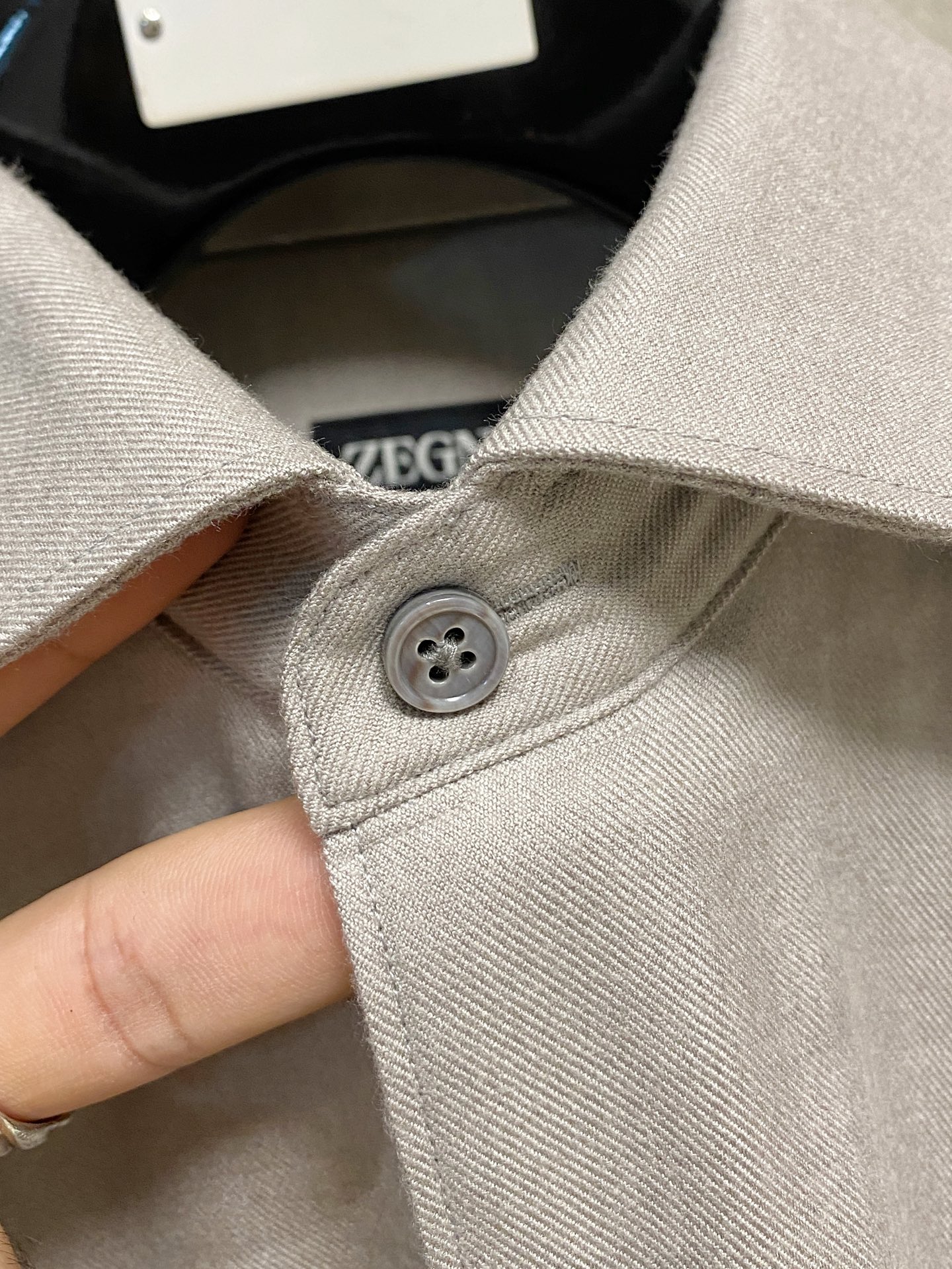 强势上新，新款不断！！！新款衬衫，高级面料高级做工，顶级品质！！！S一XXLS穿125左右m穿140左右