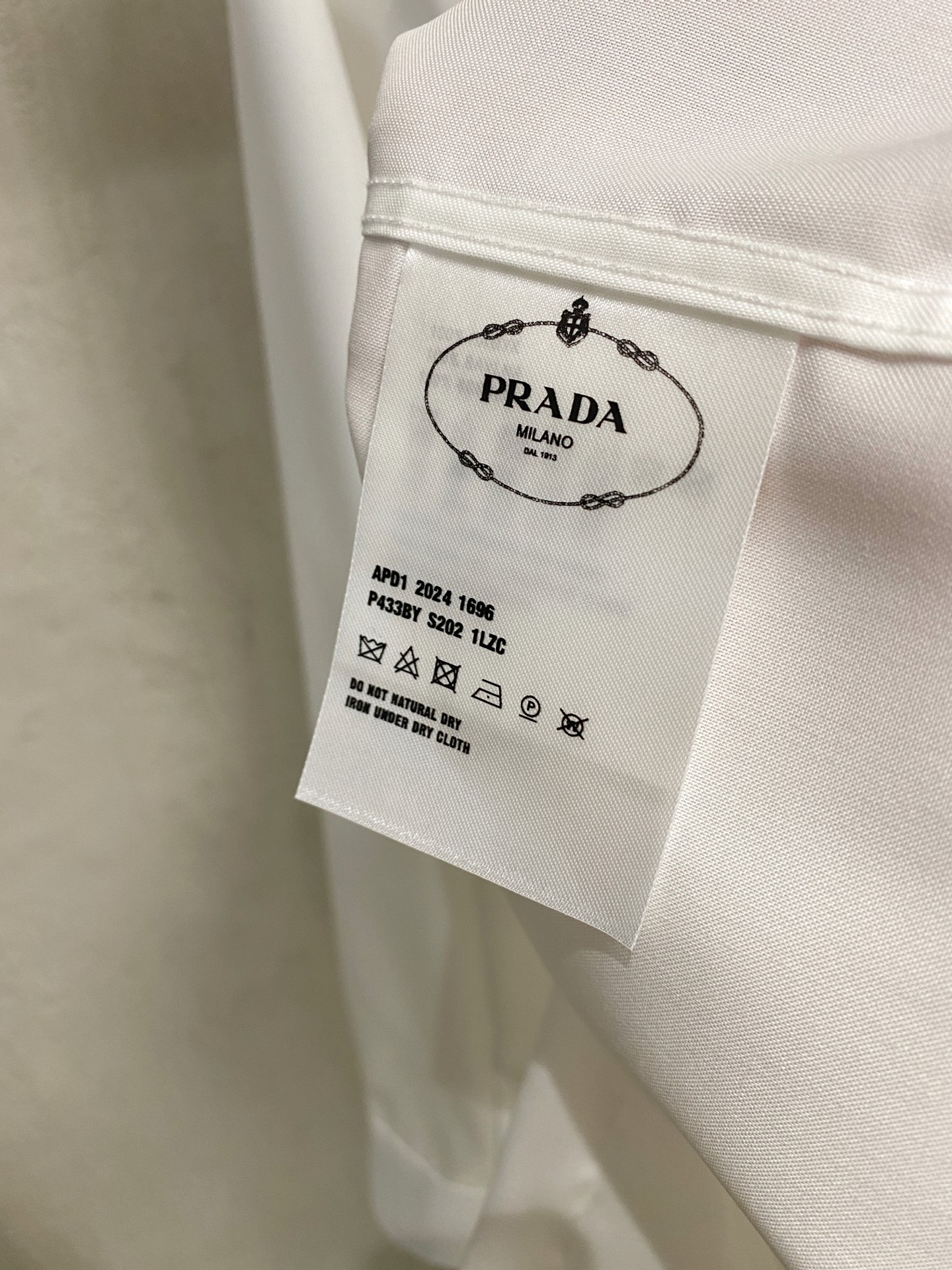 强势上新，新款不断！！！新款衬衫，高级面料高级做工，顶级品质！！！S一XXLS穿125左右m穿140左右