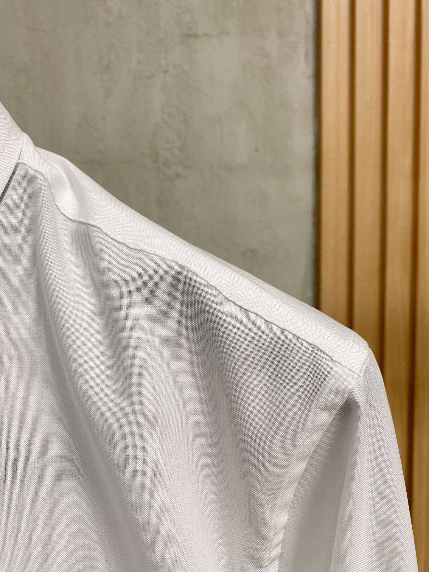 强势上新，新款不断！！！新款衬衫，高级面料高级做工，顶级品质！！！S一XXLS穿125左右m穿140左右