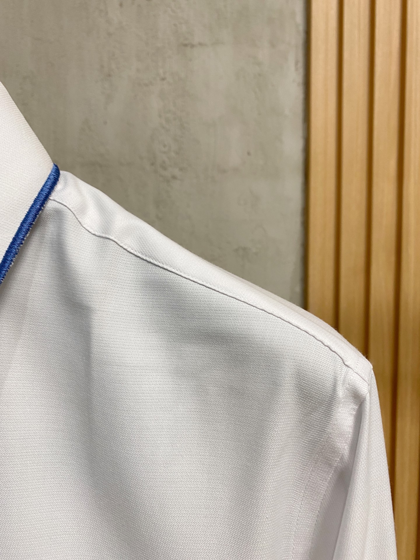 强势上新，新款不断！！！新款衬衫，高级面料高级做工，顶级品质！！！S一XXLS穿125左右m穿140左右