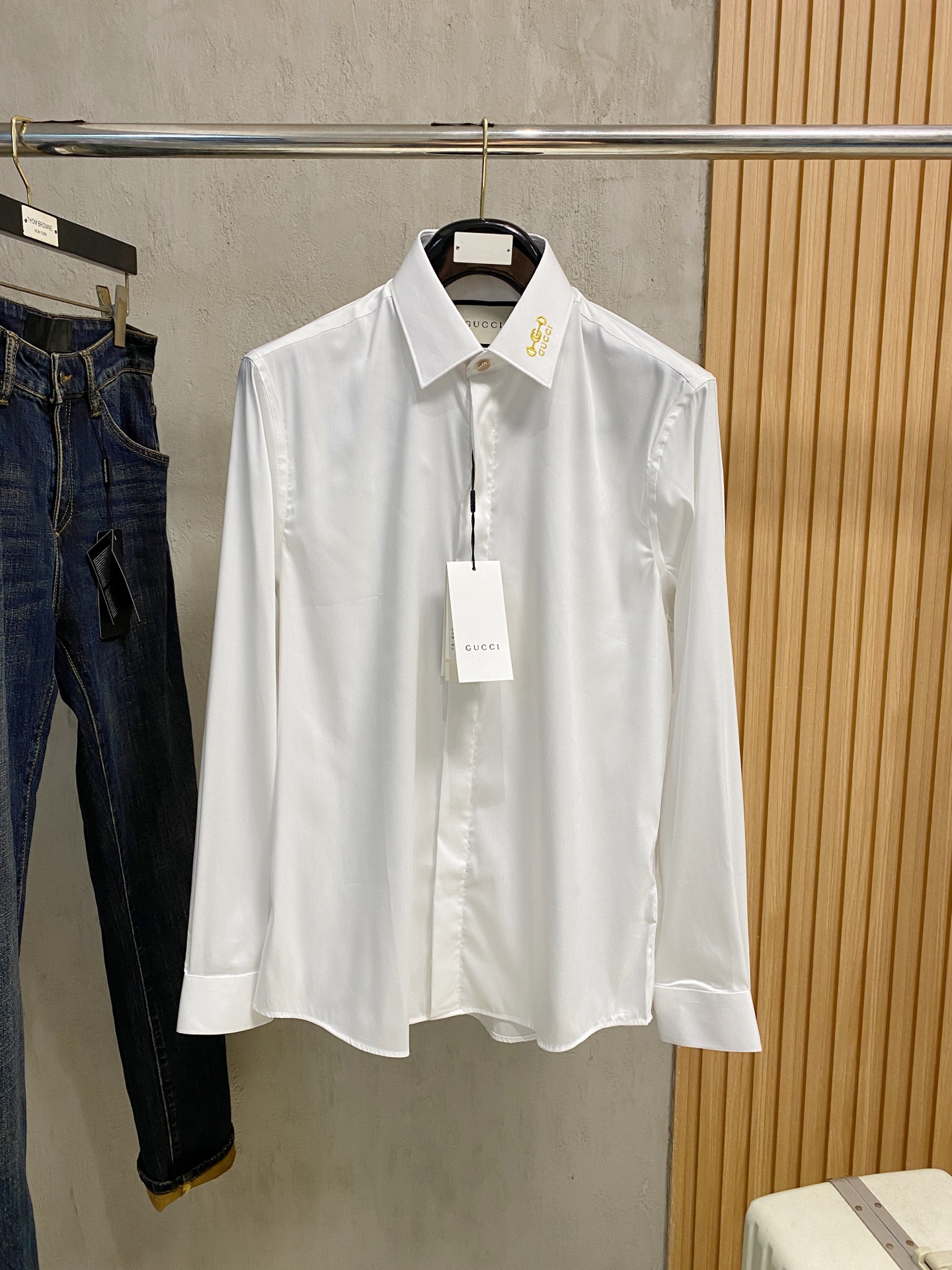 强势上新，新款不断！！！新款衬衫，高级面料高级做工，顶级品质！！！S一XXLS穿125左右m穿140左右