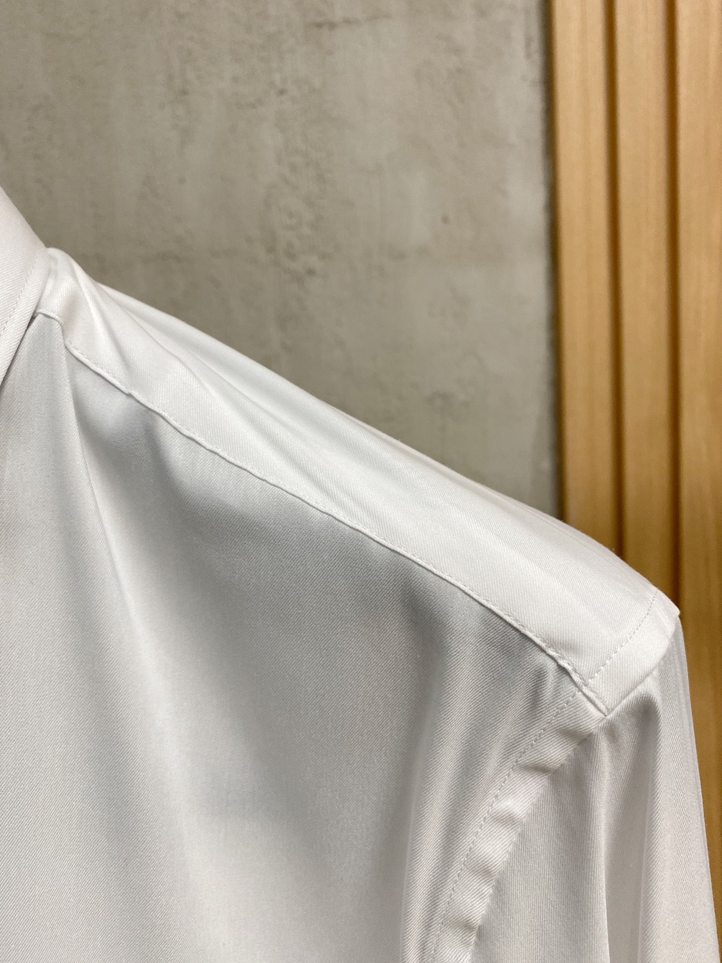 强势上新，新款不断！！！新款衬衫，高级面料高级做工，顶级品质！！！S一XXLS穿125左右m穿140左右