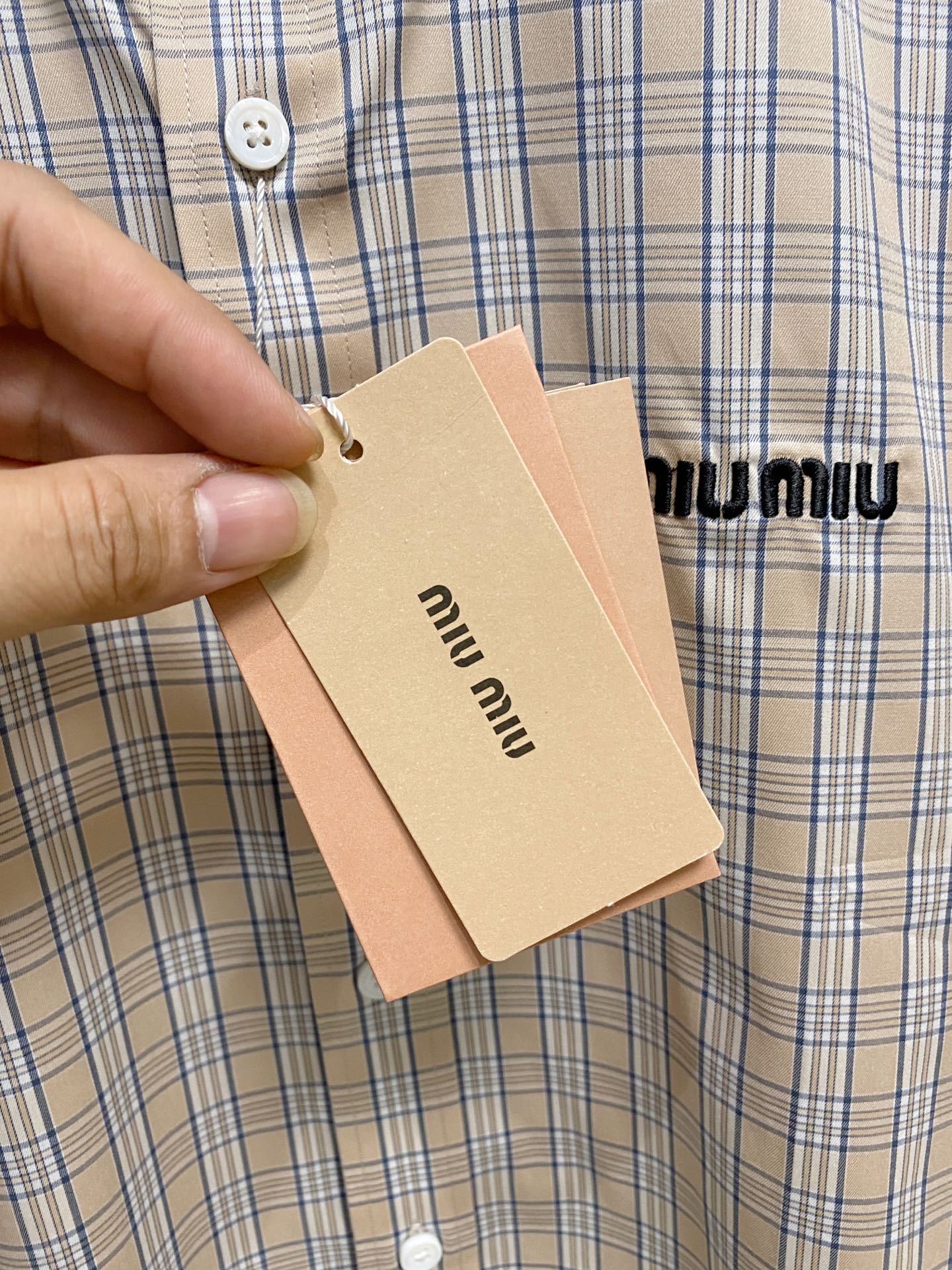 强势上新，新款不断！！！新款衬衫，高级面料高级做工，顶级品质！！！S一XXLS穿125左右m穿140左右