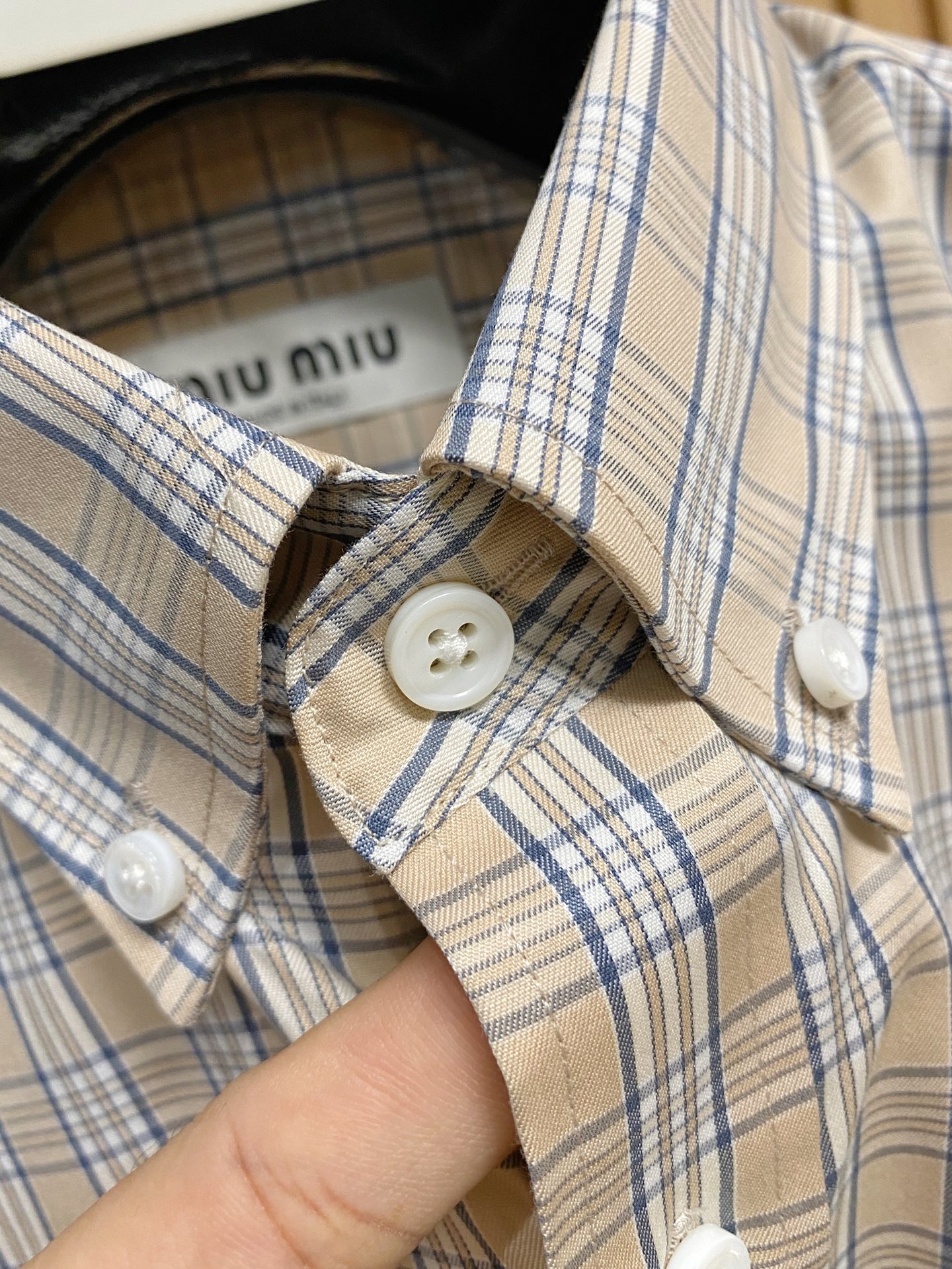 强势上新，新款不断！！！新款衬衫，高级面料高级做工，顶级品质！！！S一XXLS穿125左右m穿140左右