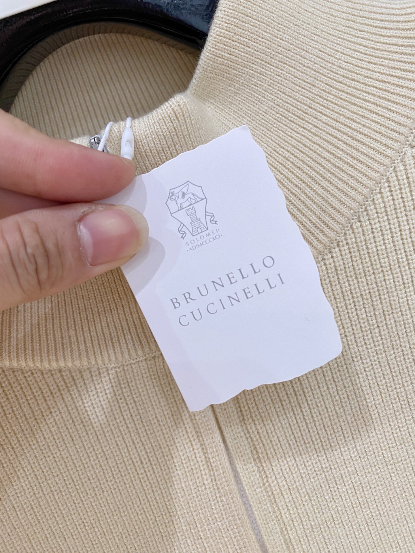 。顶级品质>专柜官网同步发售！辅料全部原版定制出品，贸易公司真品订单。高级定制进口面料，以天然植物纖維提